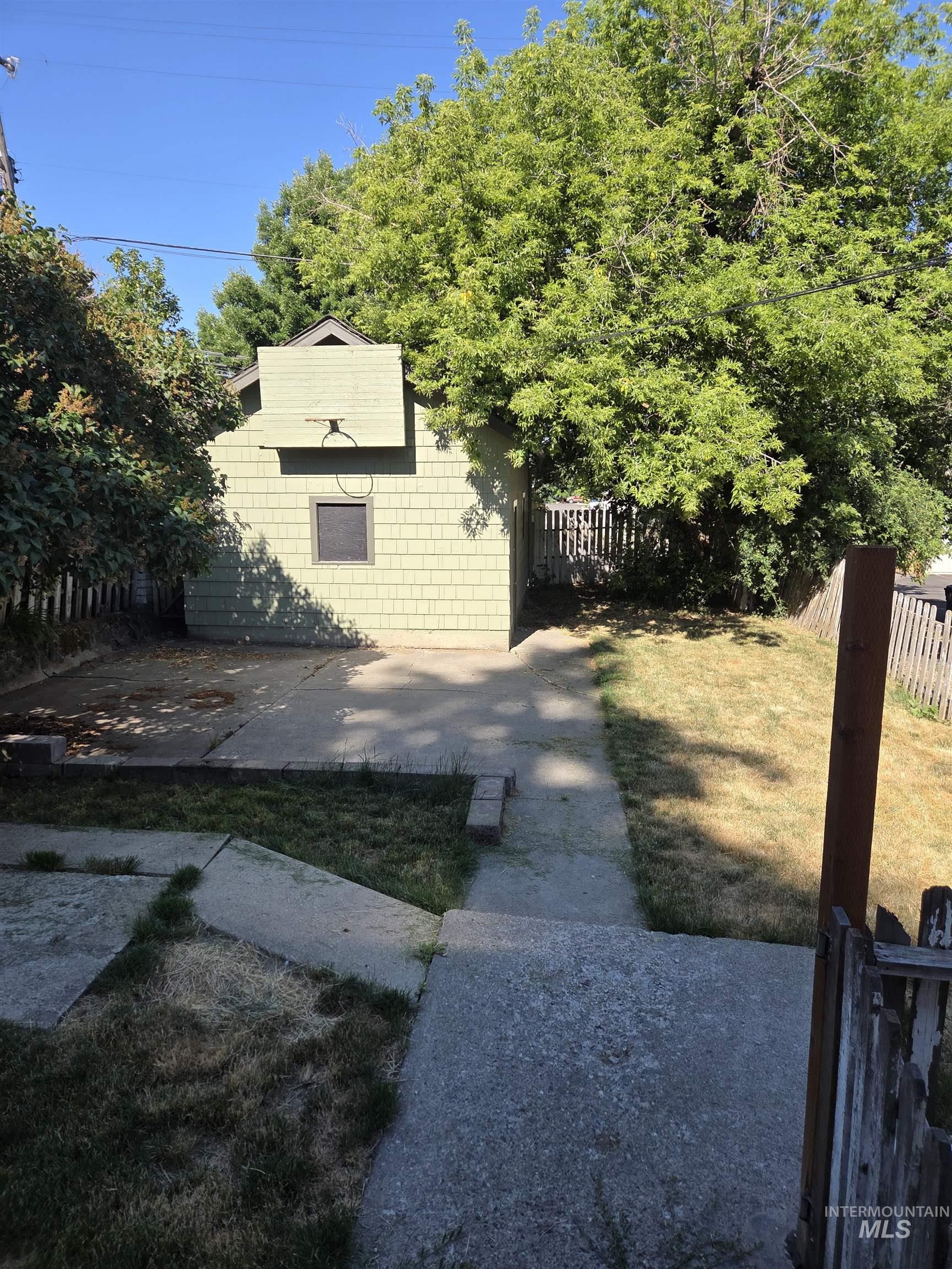 113 N Jackson St Property Photo 43