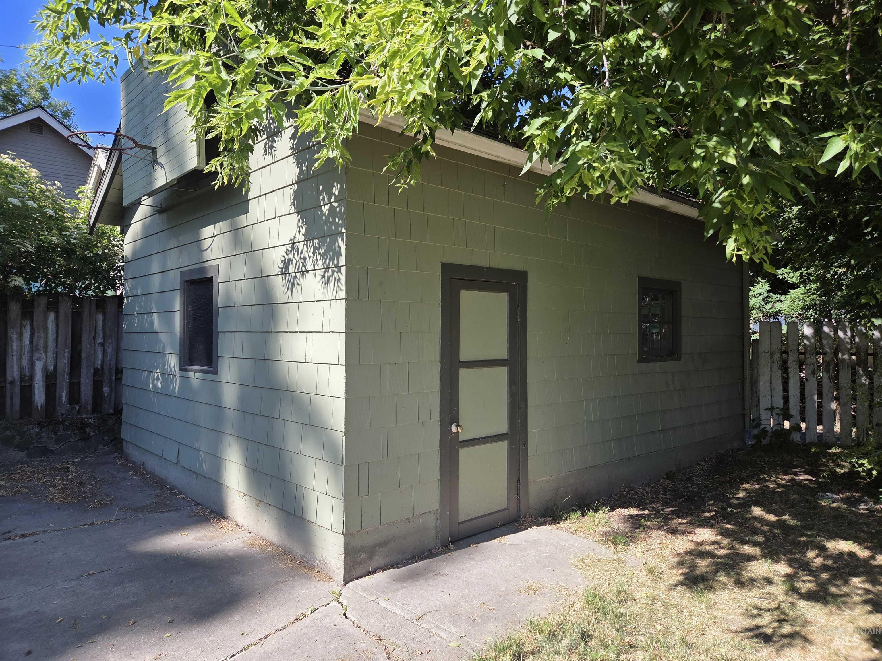 113 N Jackson St Property Photo 44