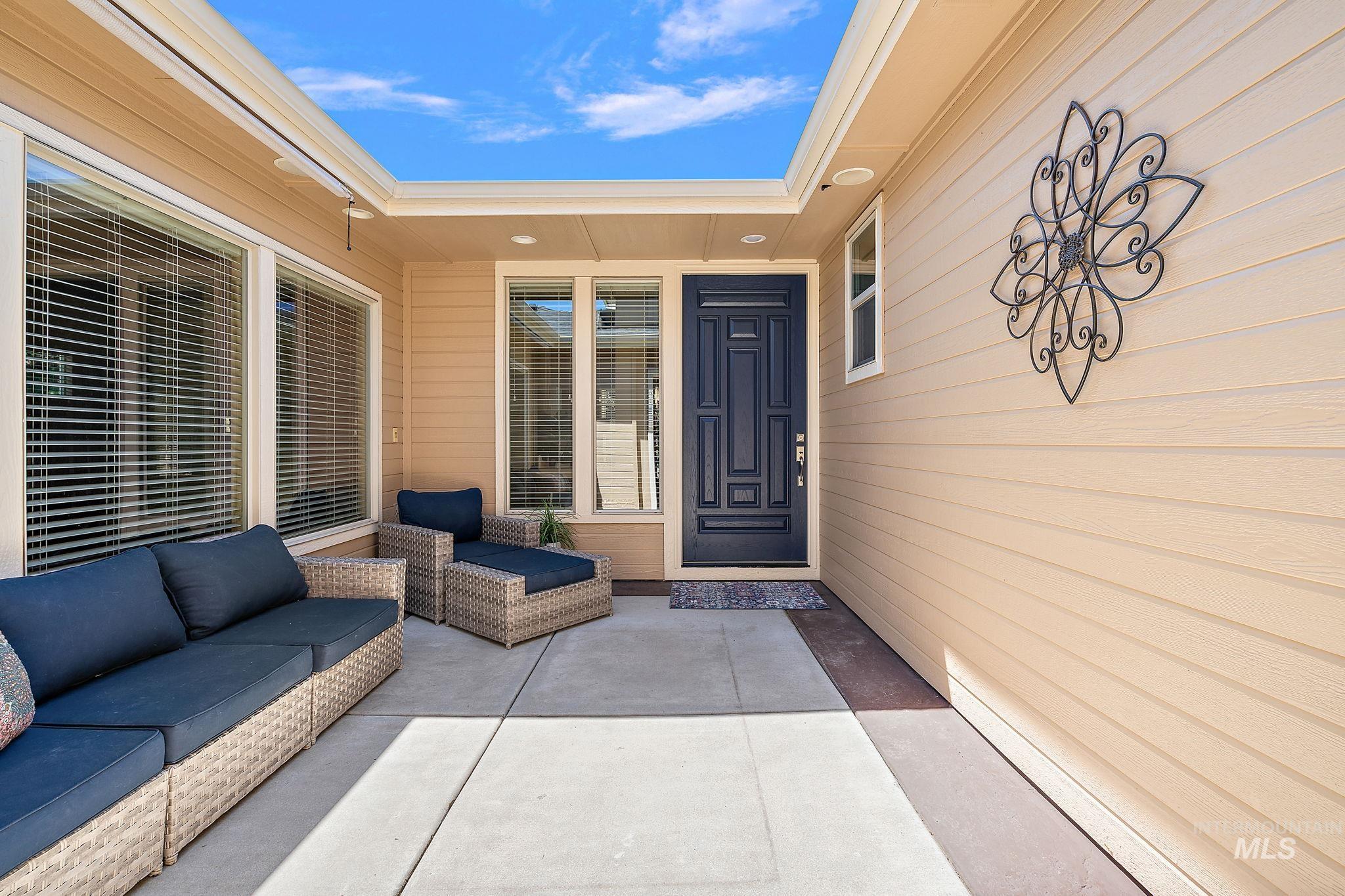 733 E San Pedro St Property Photo 5