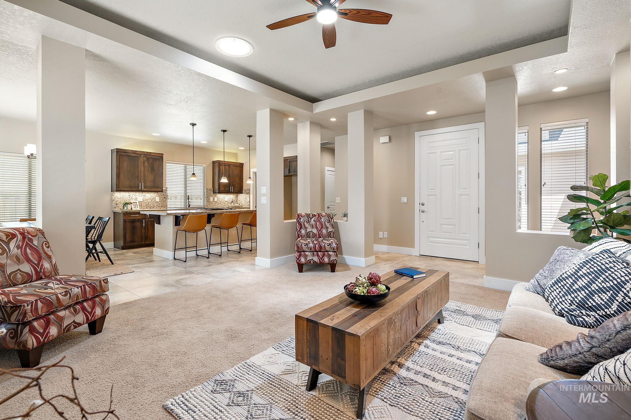 733 E San Pedro St Property Photo 8