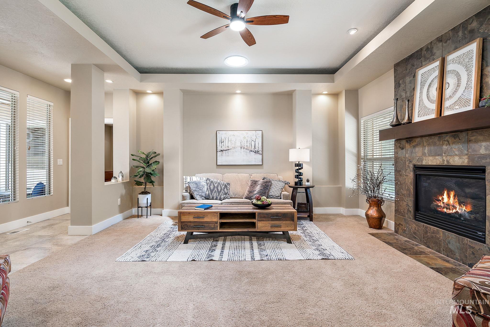 733 E San Pedro St Property Photo 9