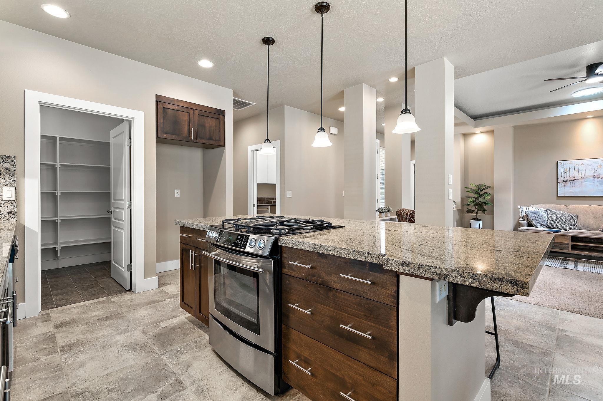 733 E San Pedro St Property Photo 13