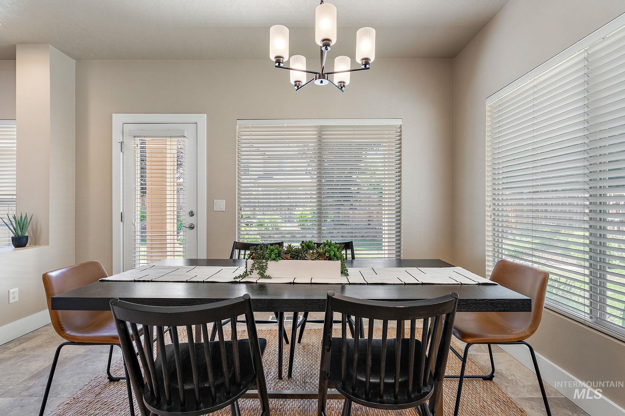 733 E San Pedro St Property Photo 14