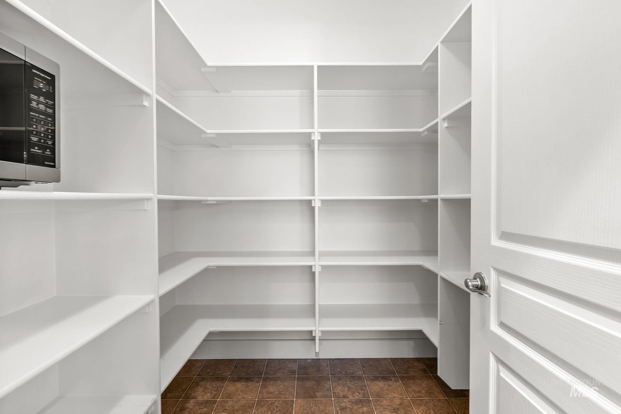 733 E San Pedro St Property Photo 16