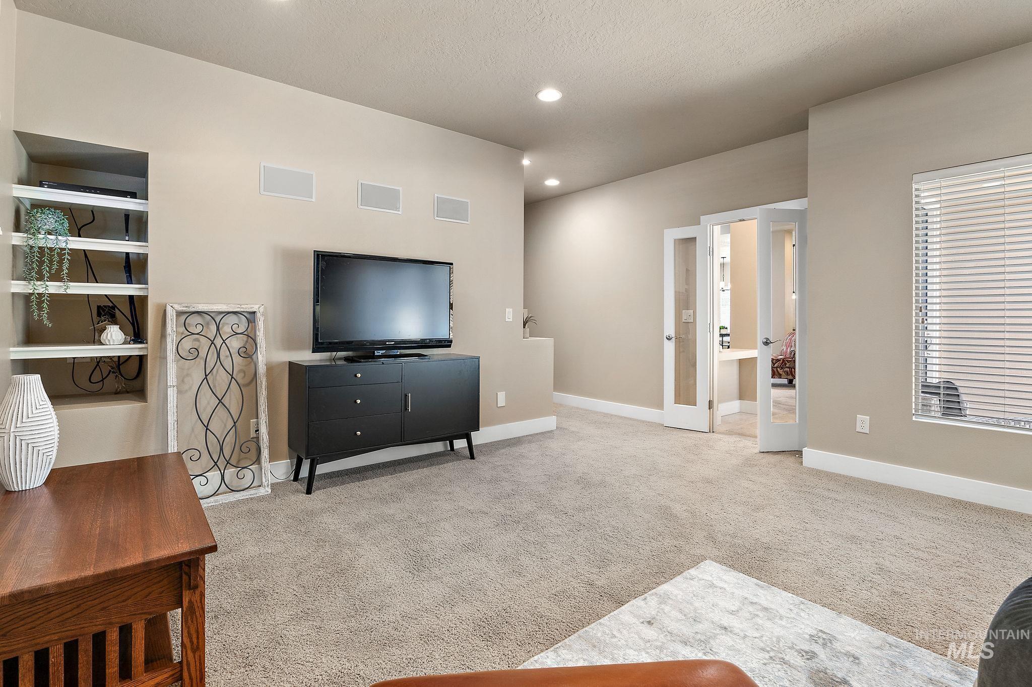 733 E San Pedro St Property Photo 19