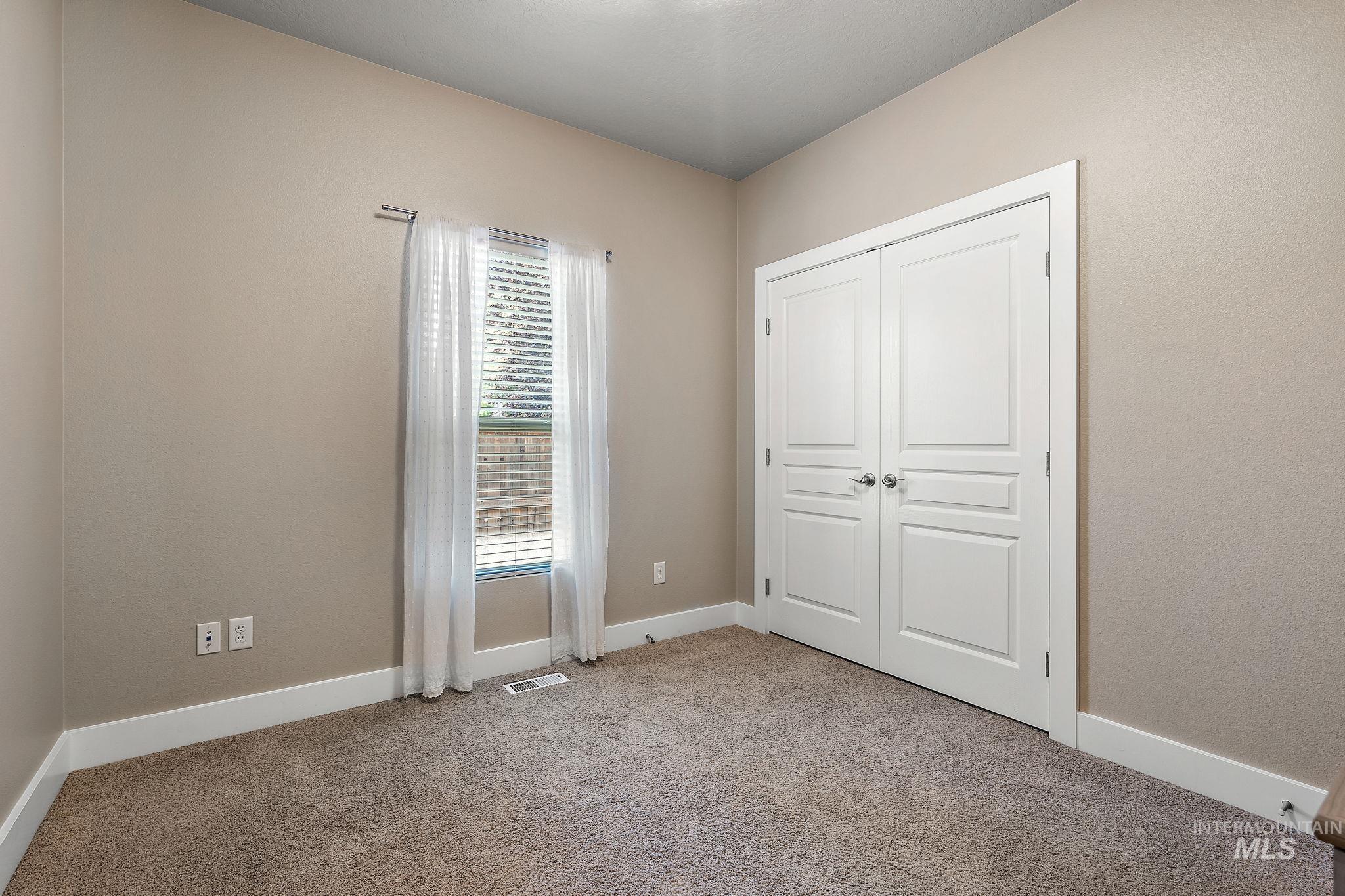 733 E San Pedro St Property Photo 26