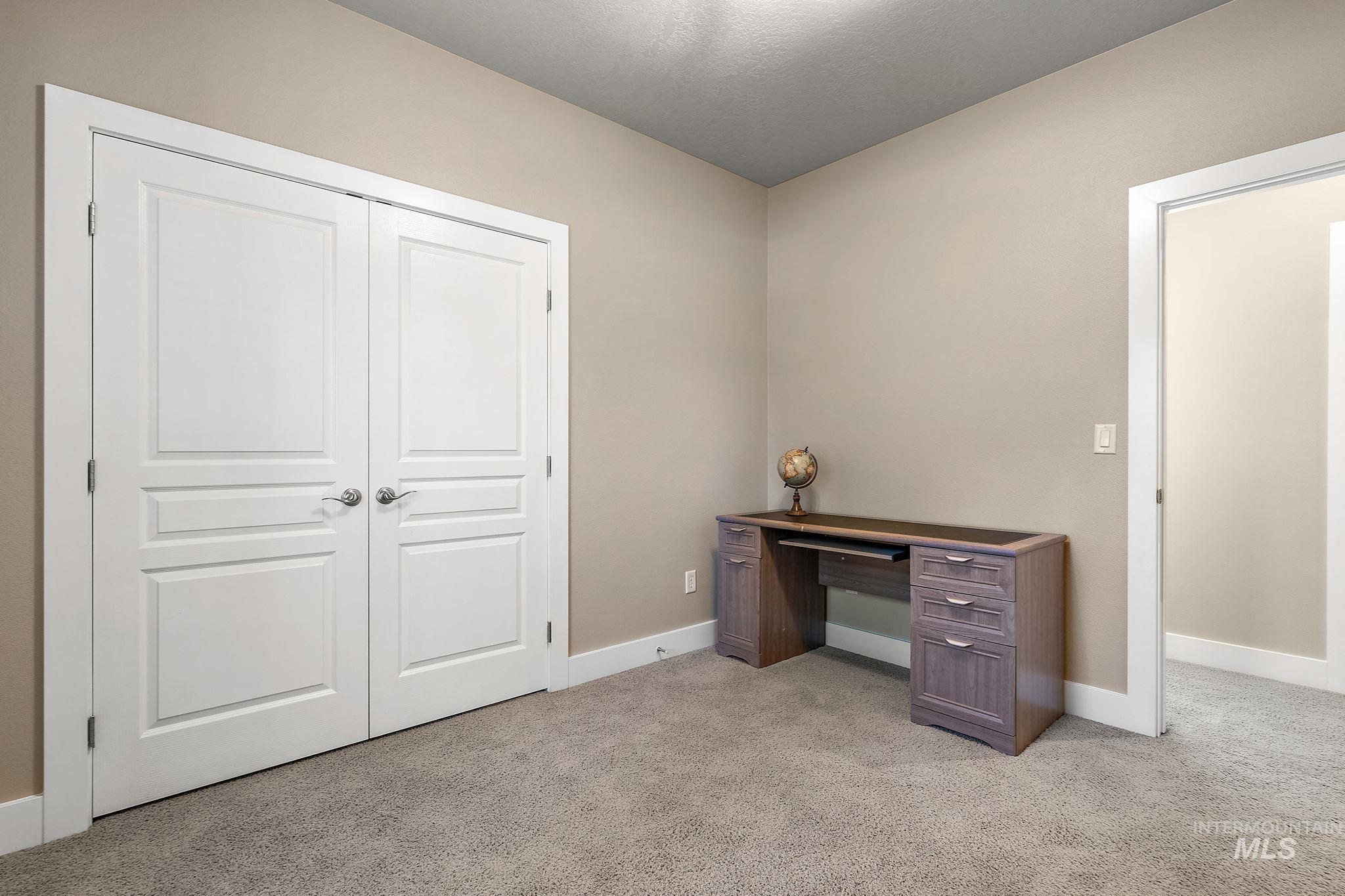 733 E San Pedro St Property Photo 27