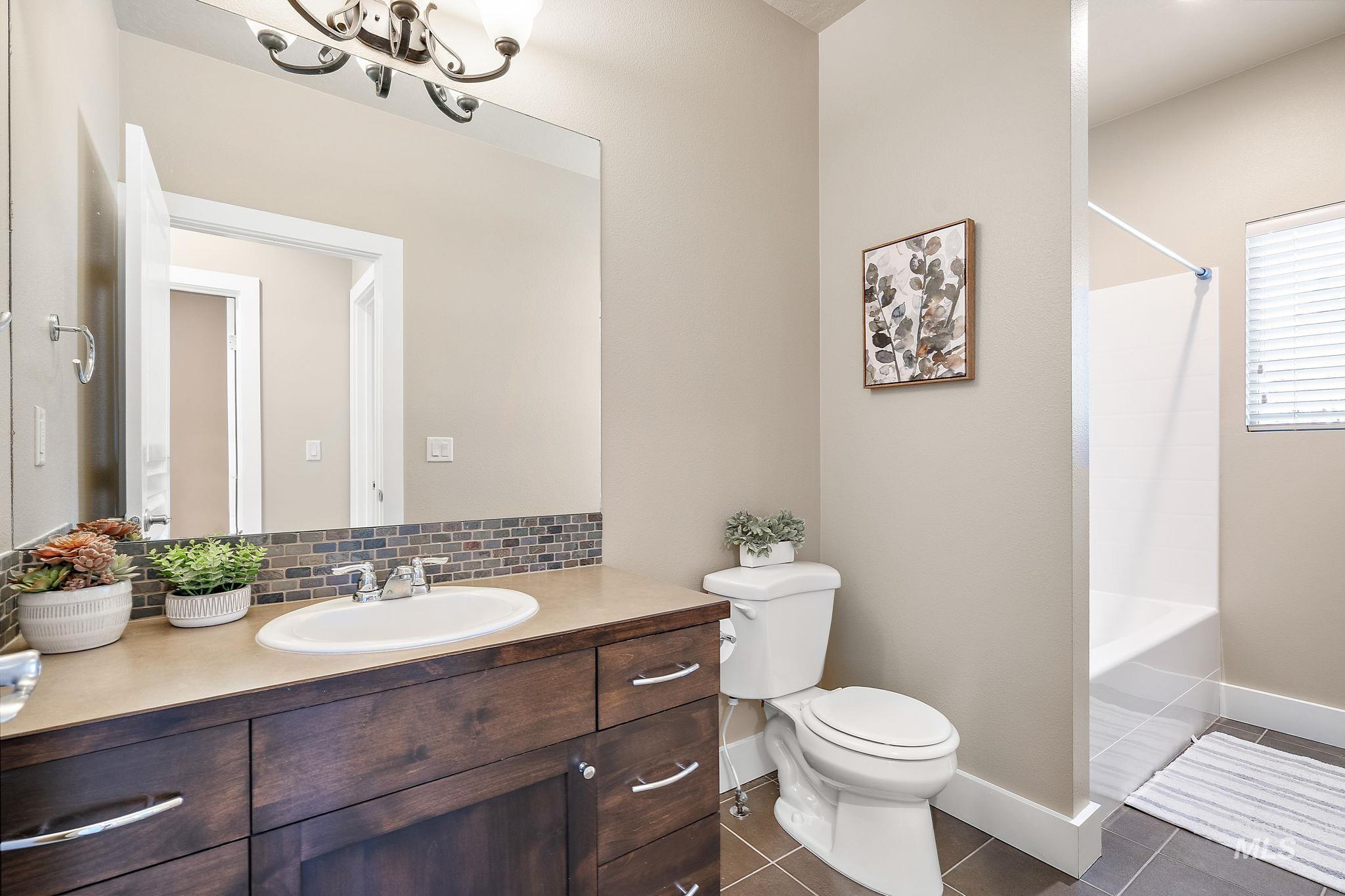 733 E San Pedro St Property Photo 30