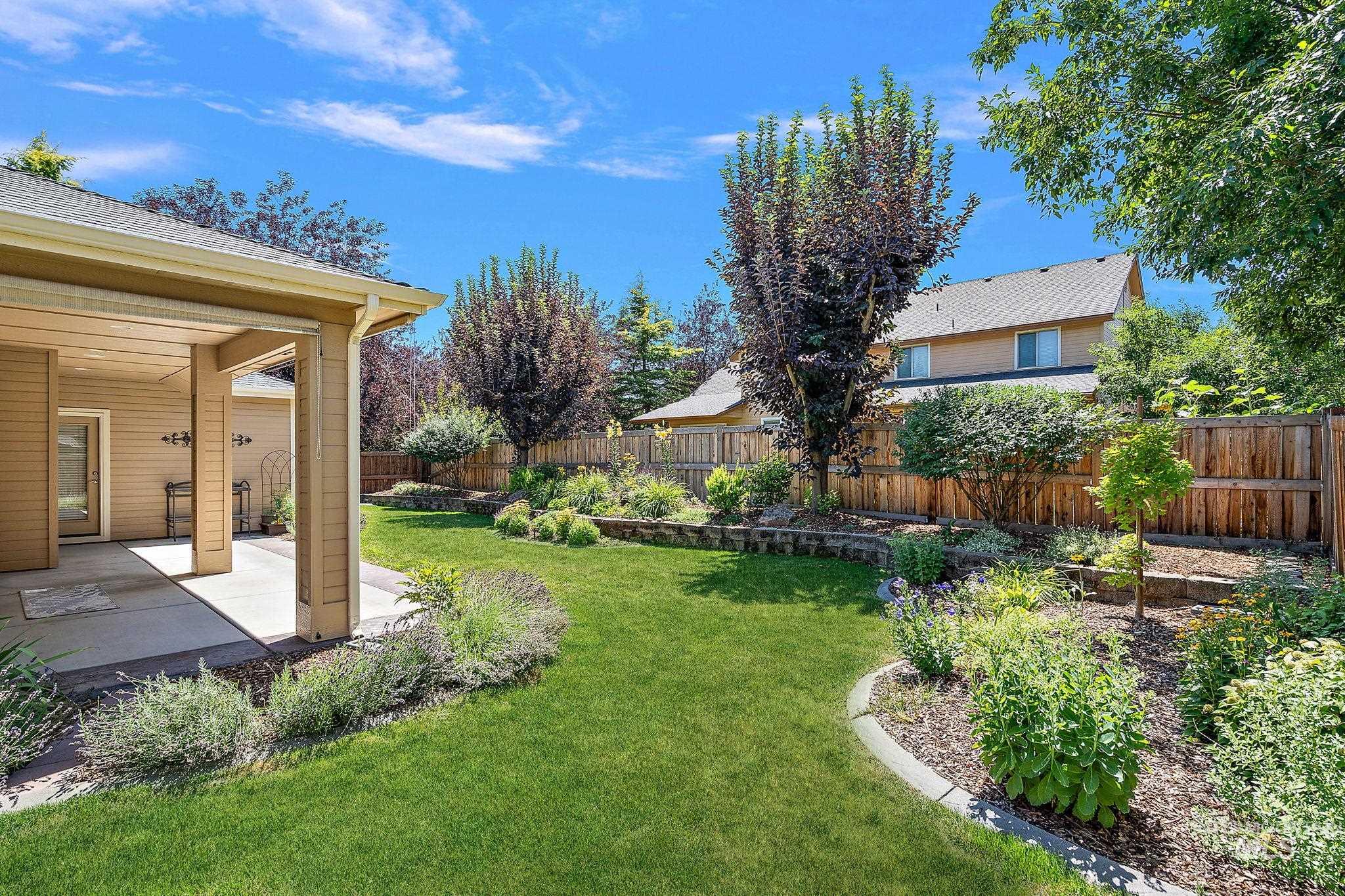 733 E San Pedro St Property Photo 33