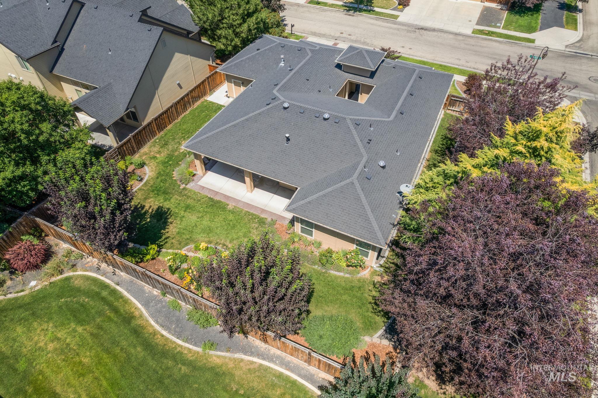 733 E San Pedro St Property Photo 34