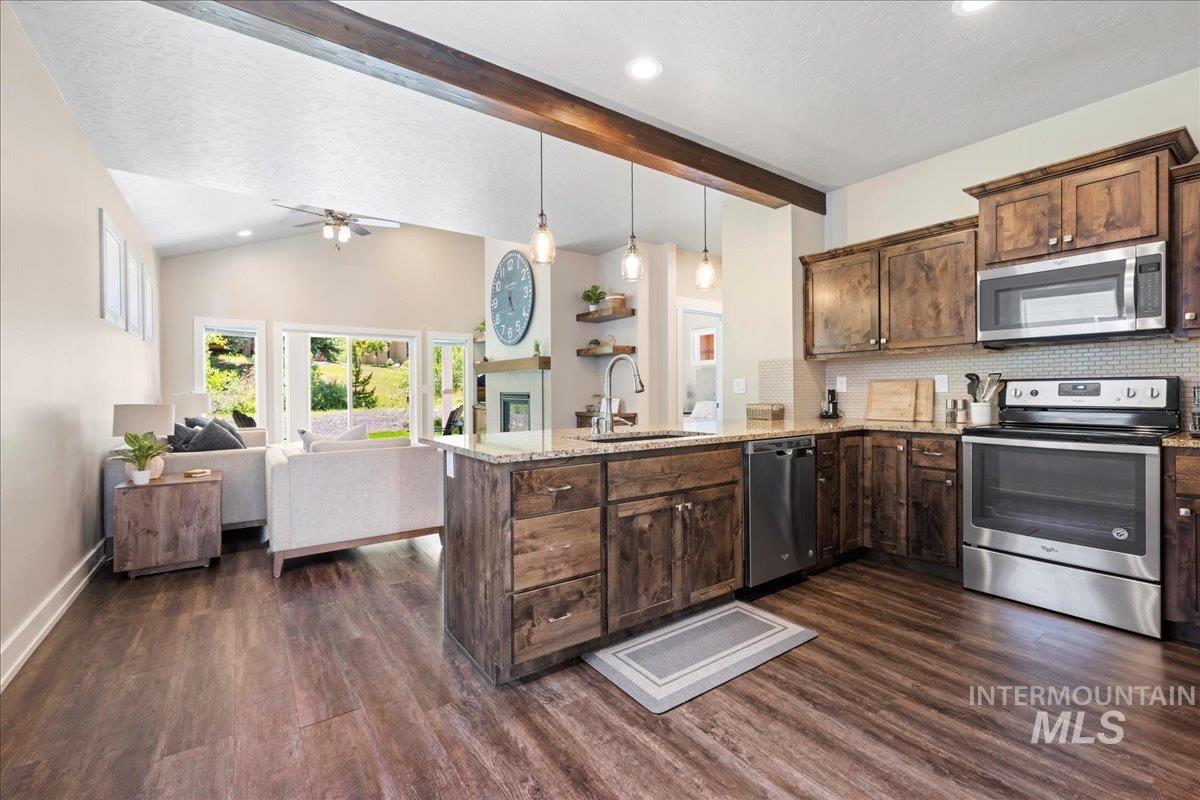1484 Dragonfly Loop Property Photo 8
