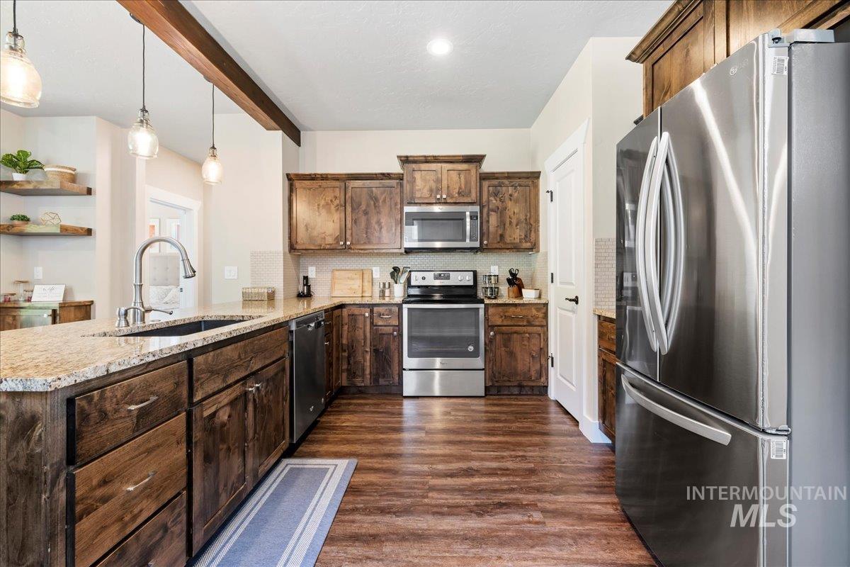 1484 Dragonfly Loop Property Photo 9