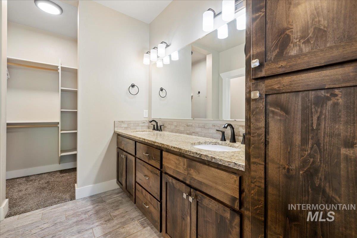 1484 Dragonfly Loop Property Photo 13