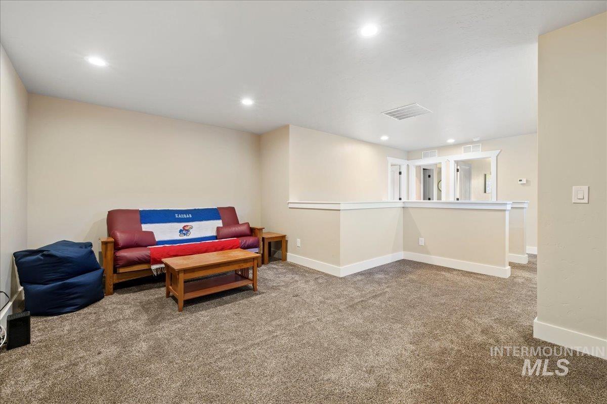 1484 Dragonfly Loop Property Photo 18