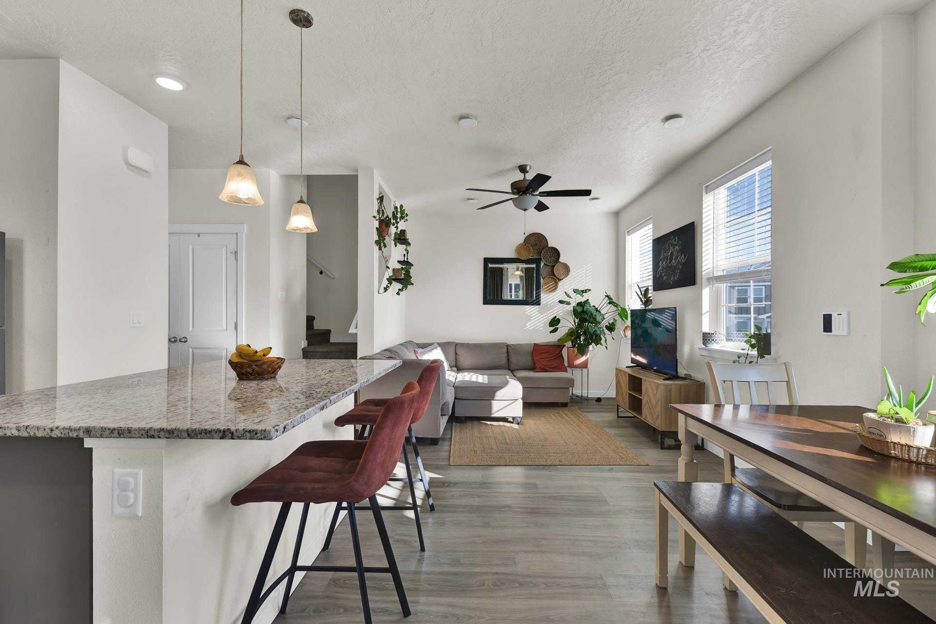 2315 E Spice Loop Property Photo 3