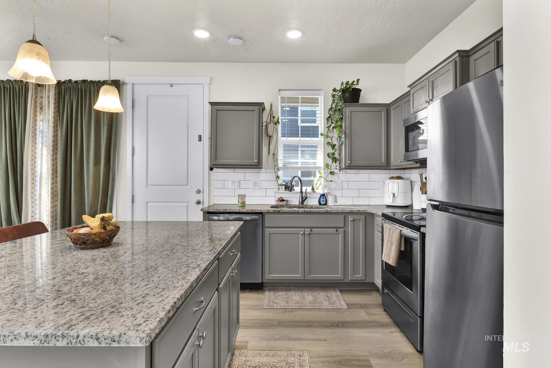 2315 E Spice Loop Property Photo 5