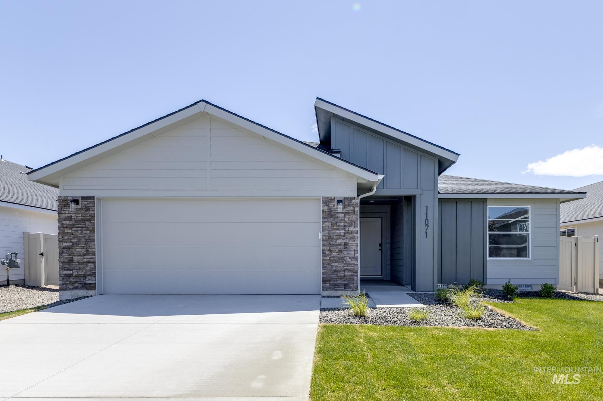 11071 Noble Dr Property Photo 1