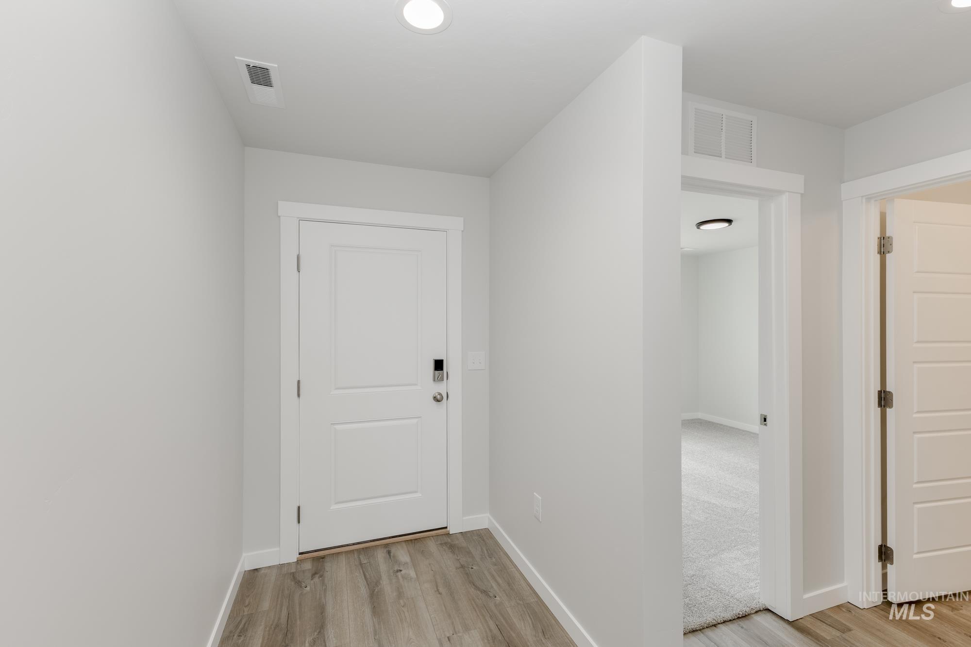 6825 S Old Farm Ave Property Photo 3