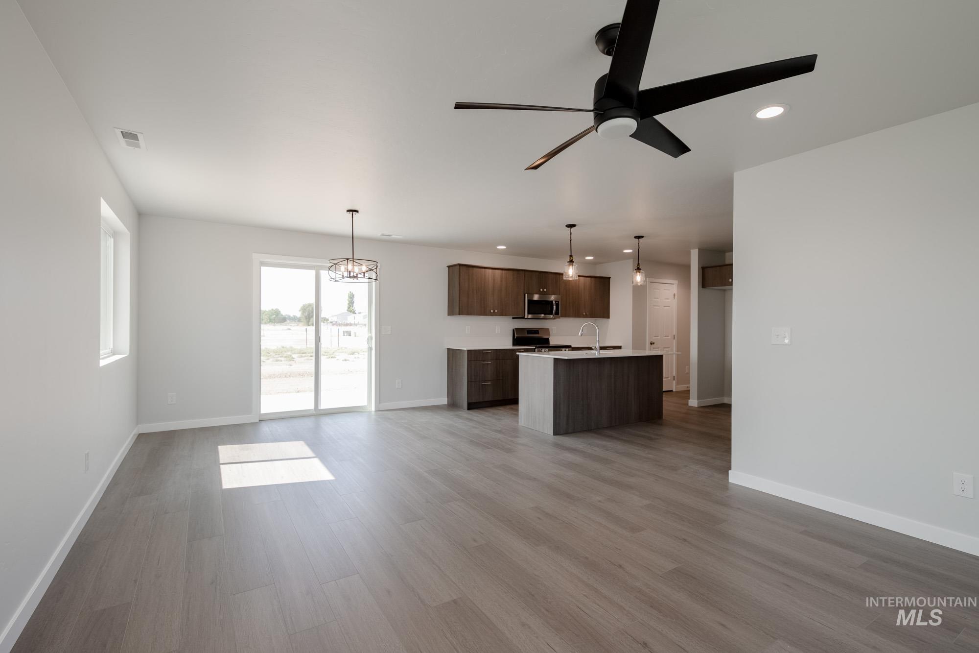 13719 Higley Court Property Photo 10