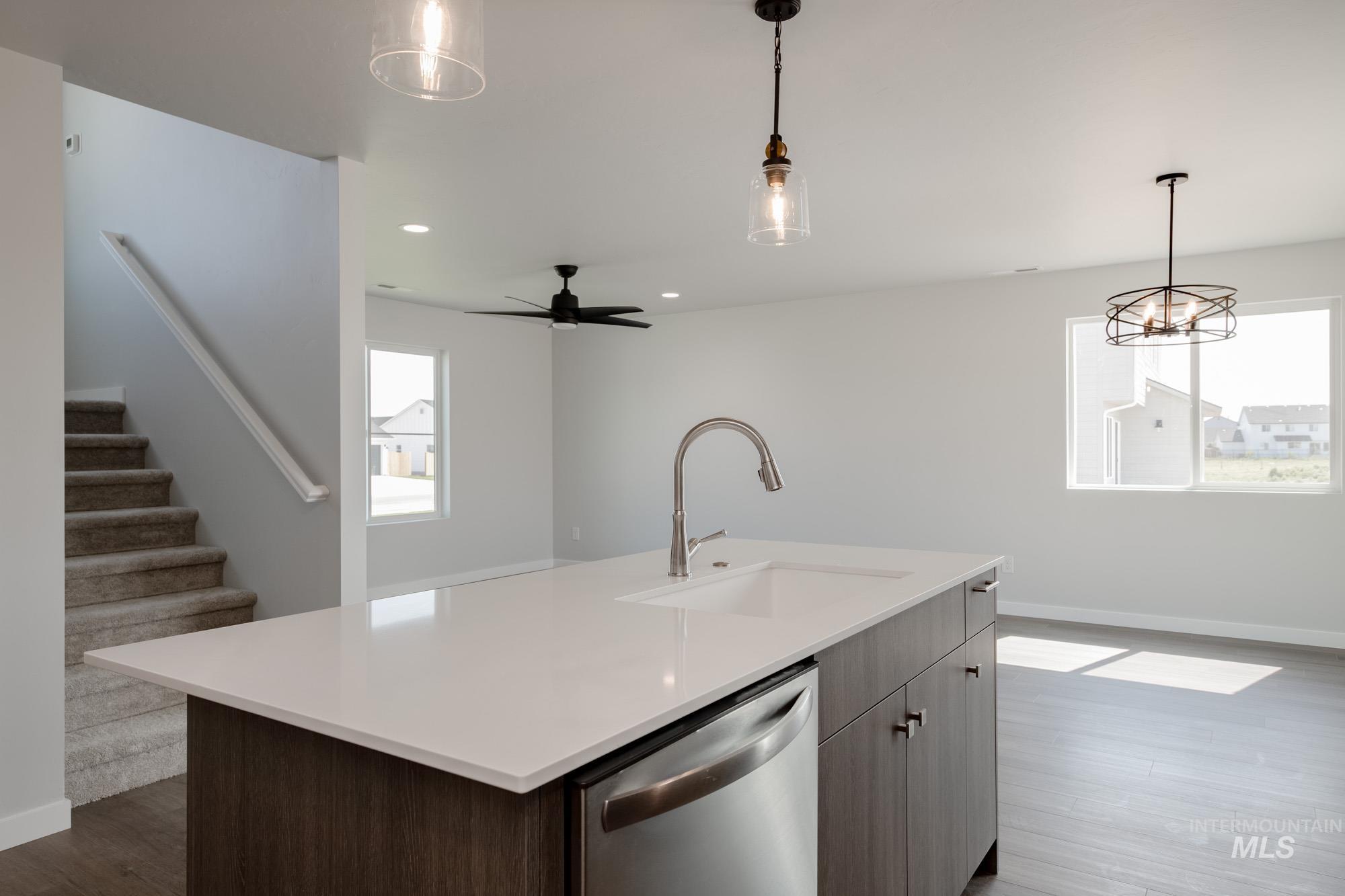 13719 Higley Court Property Photo 12