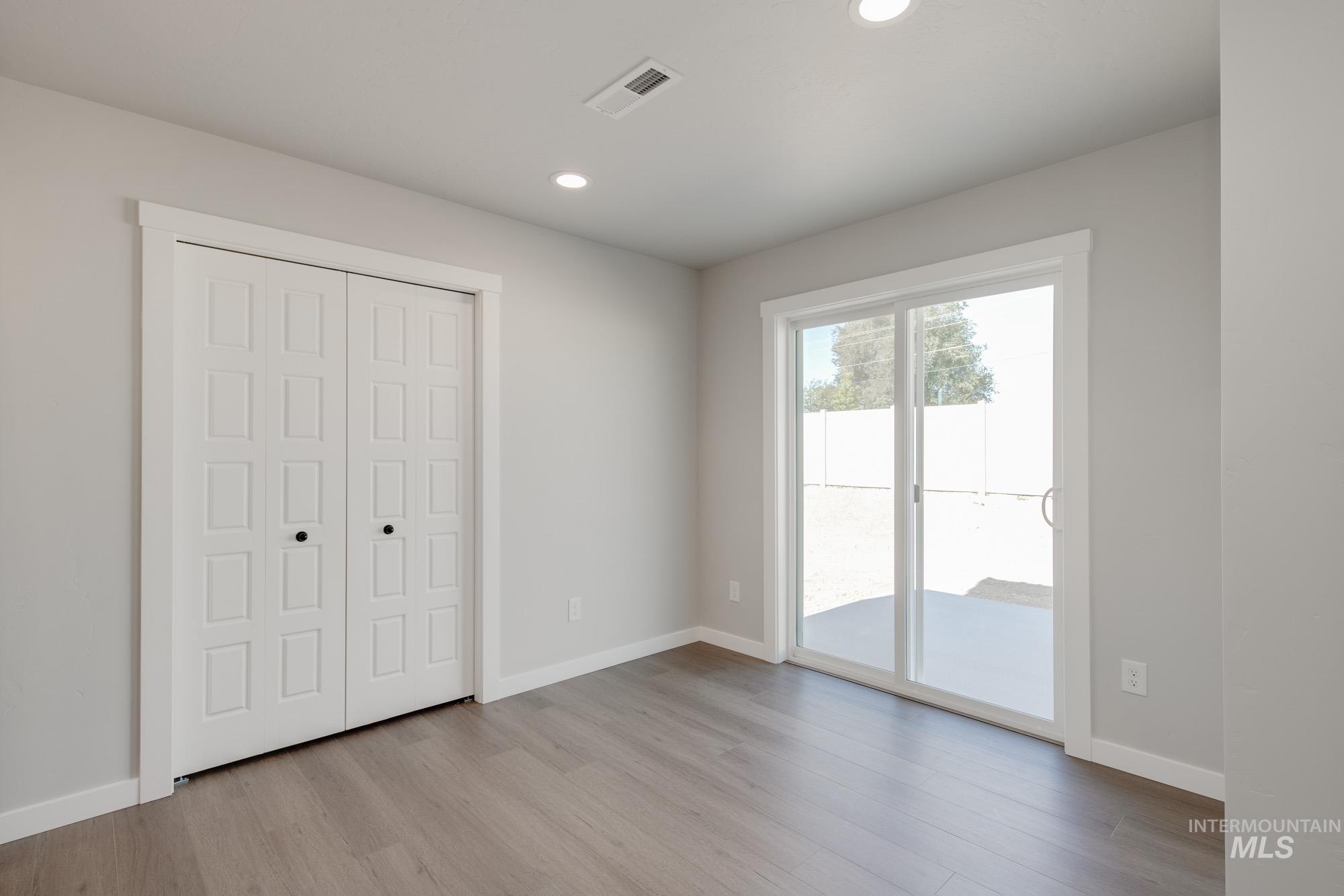 16791 Carlin Ave Property Photo 9