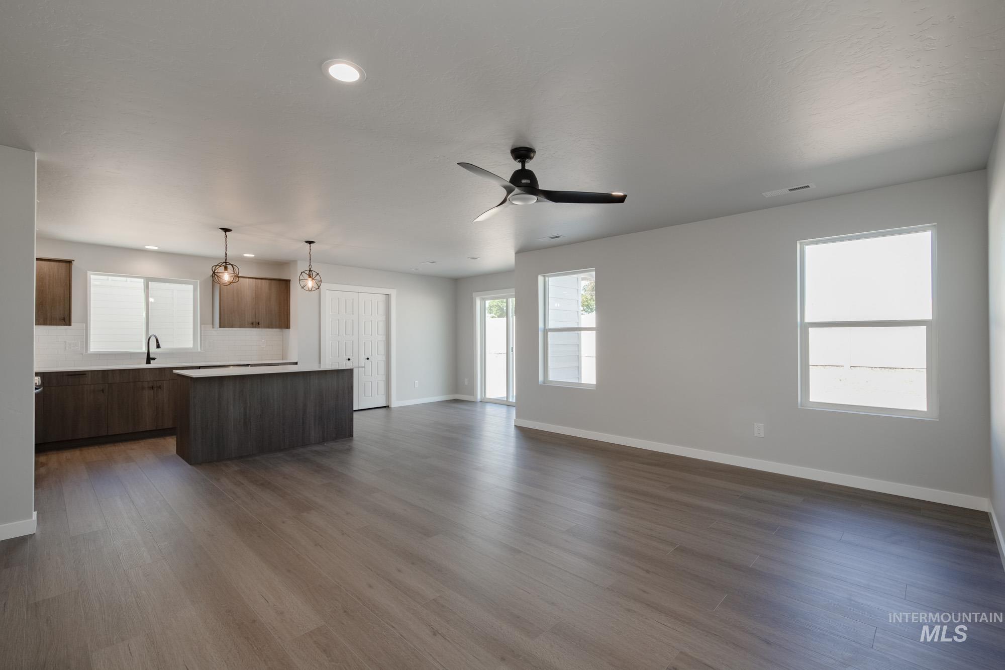 16791 Carlin Ave Property Photo 12