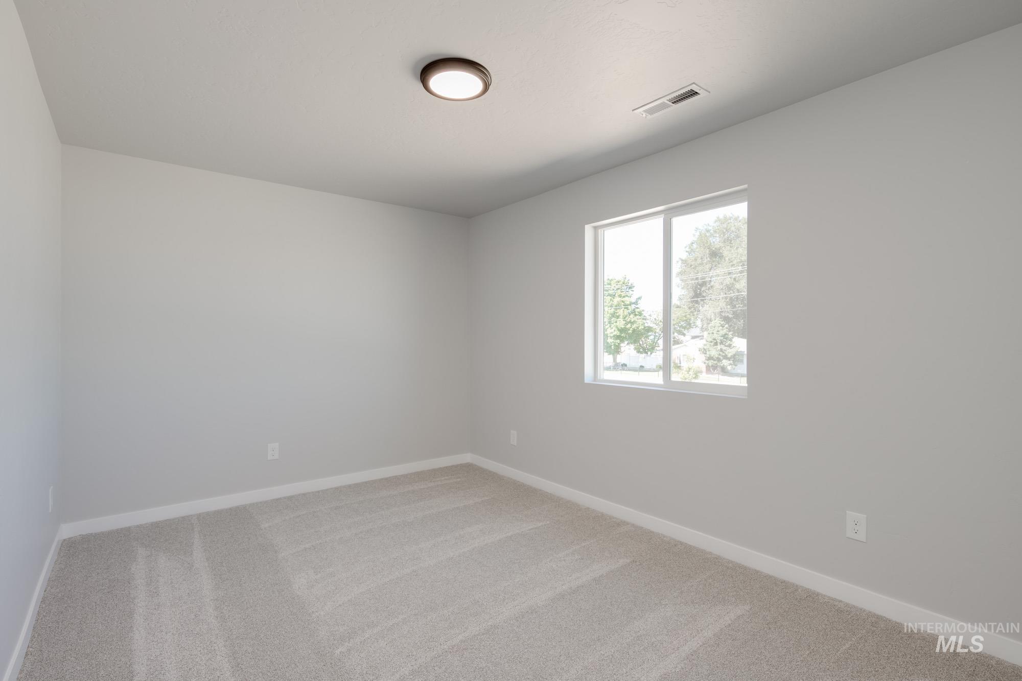 16791 Carlin Ave Property Photo 18