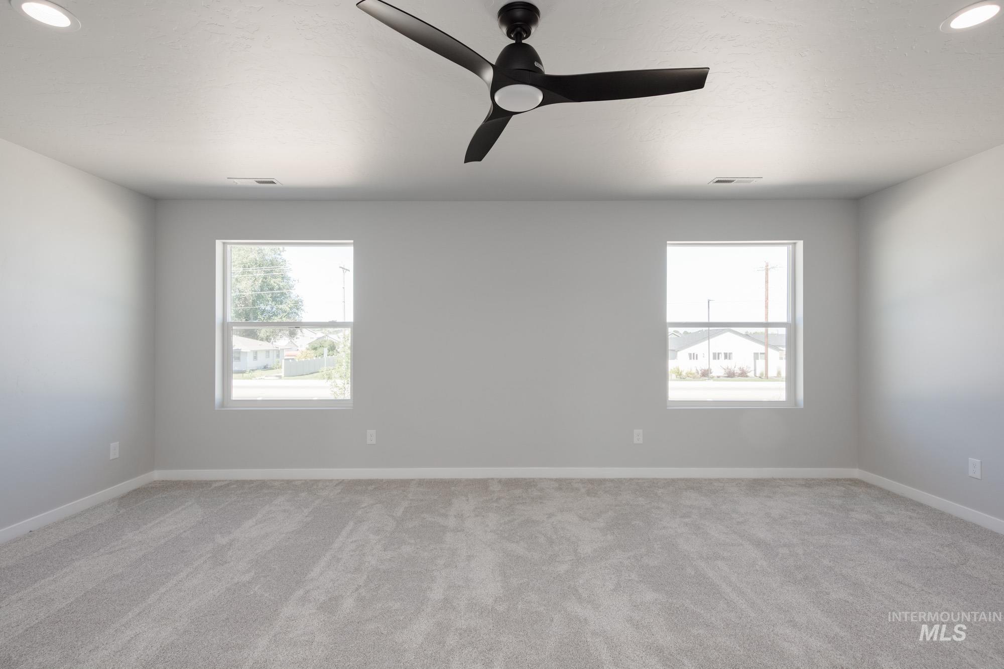 16791 Carlin Ave Property Photo 20