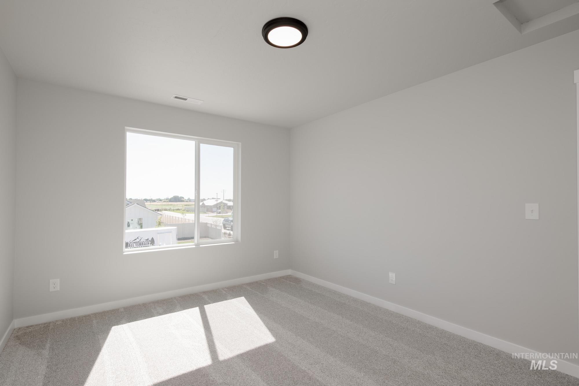 16791 Carlin Ave Property Photo 26