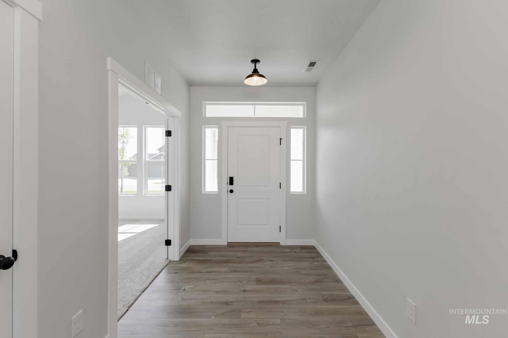 5305 S Danforth Ave Property Photo 3