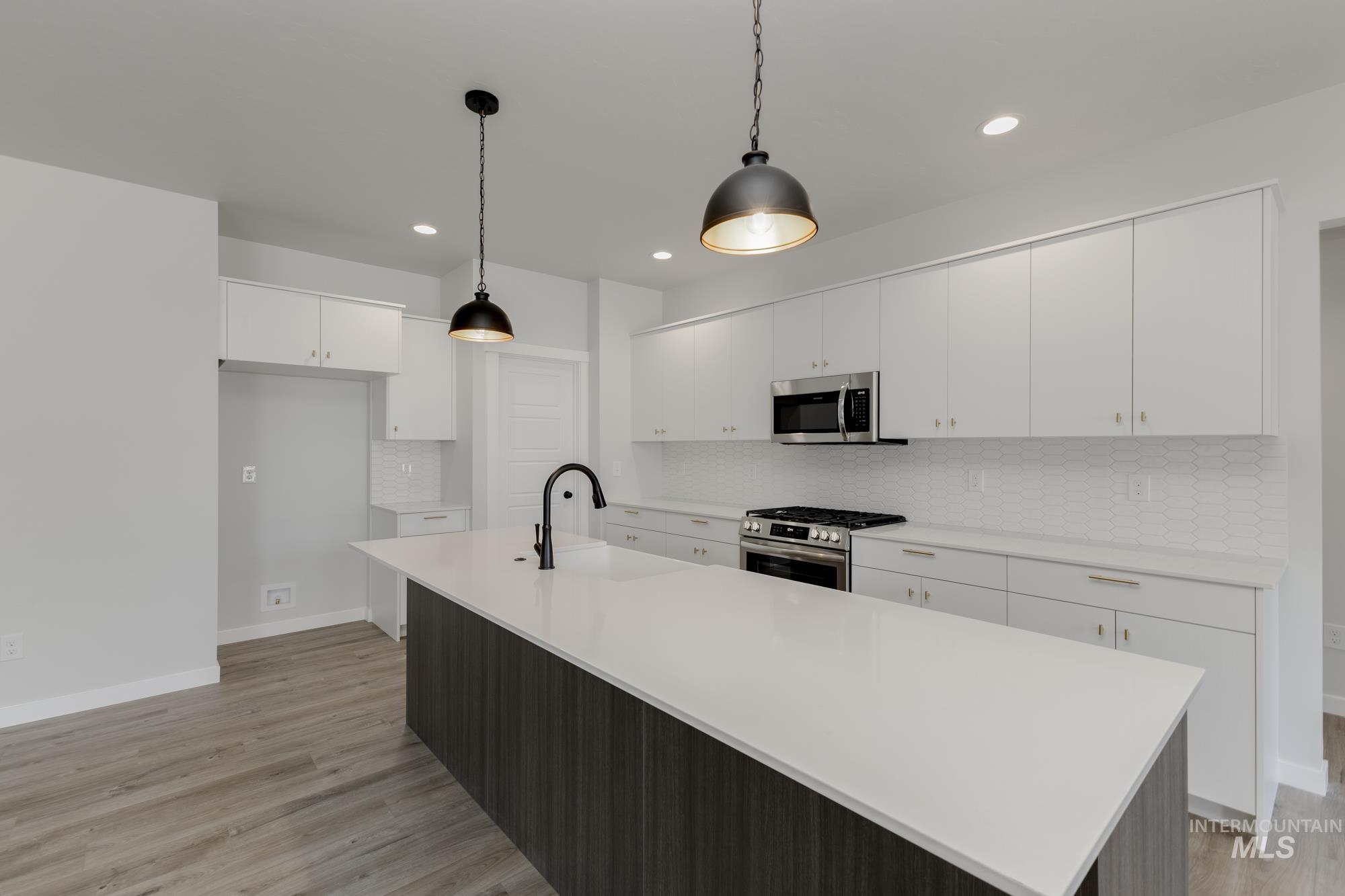 5305 S Danforth Ave Property Photo 4