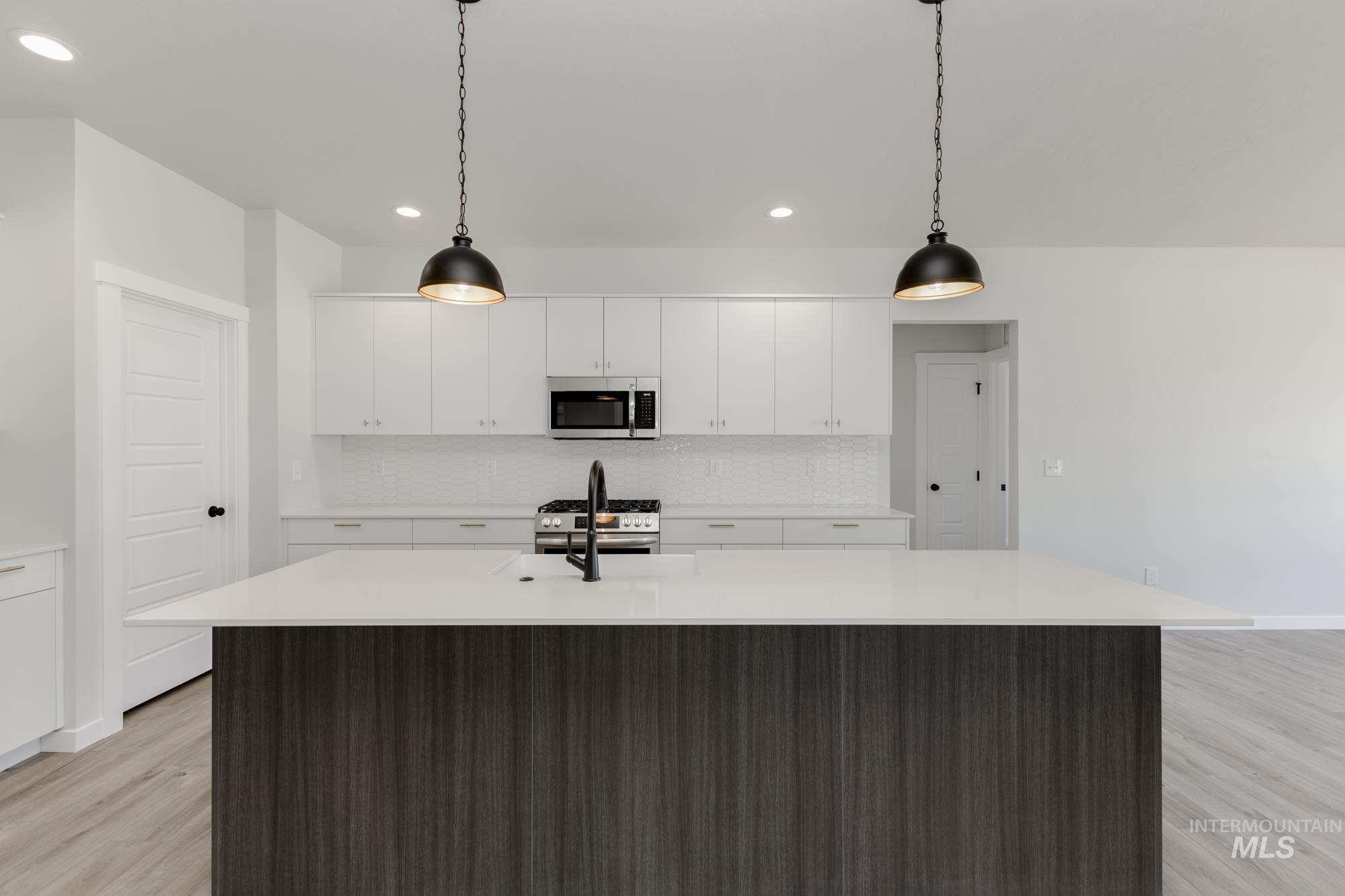 5305 S Danforth Ave Property Photo 5