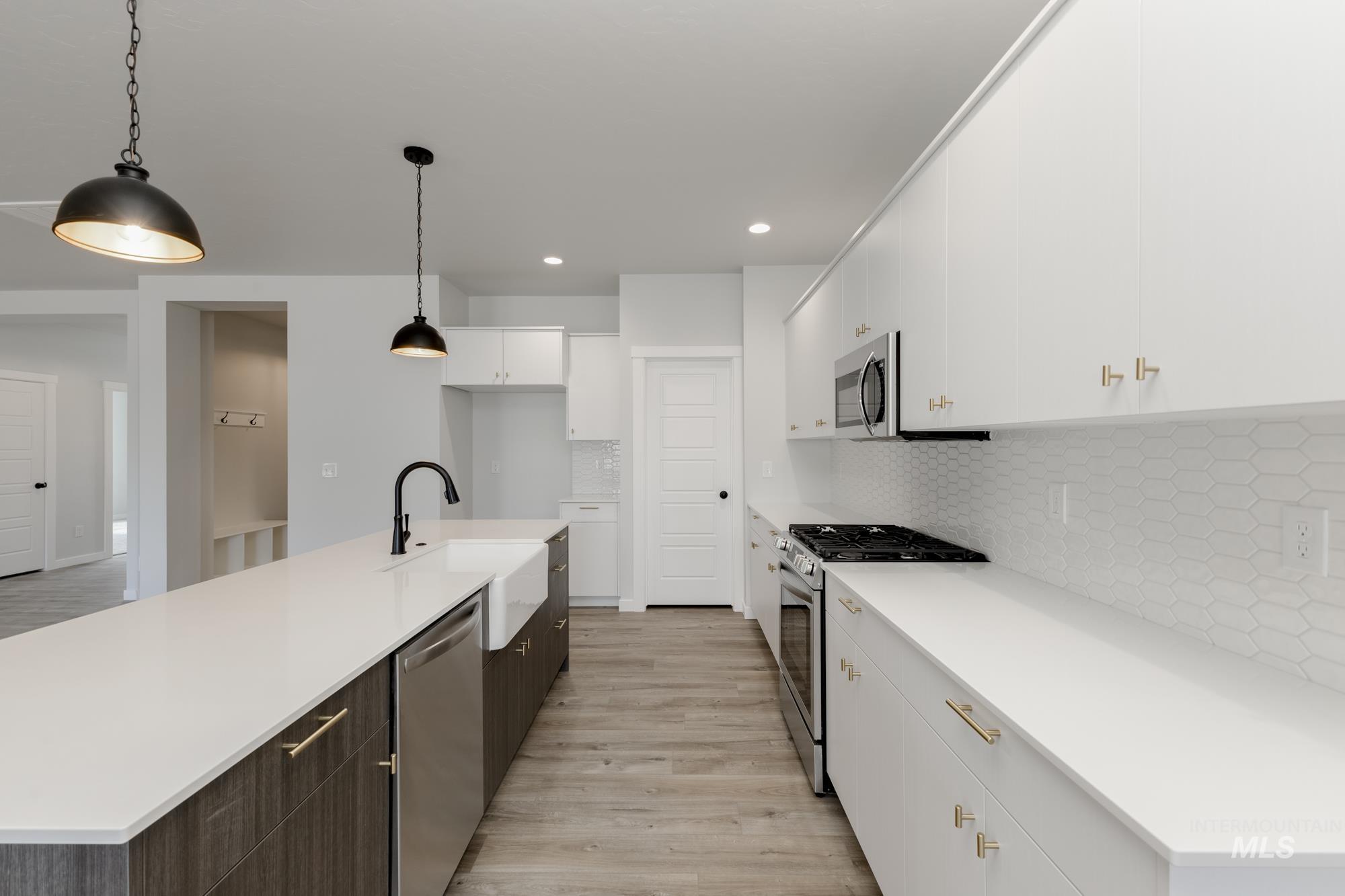 5305 S Danforth Ave Property Photo 6