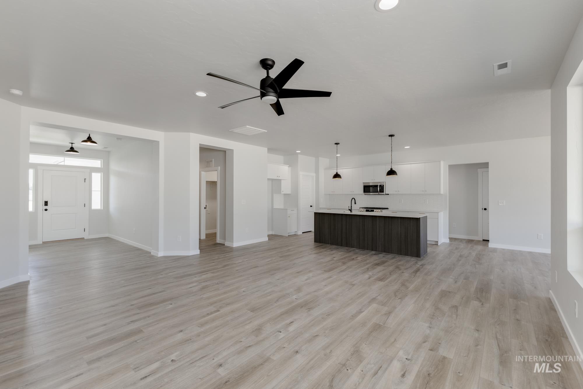 5305 S Danforth Ave Property Photo 8