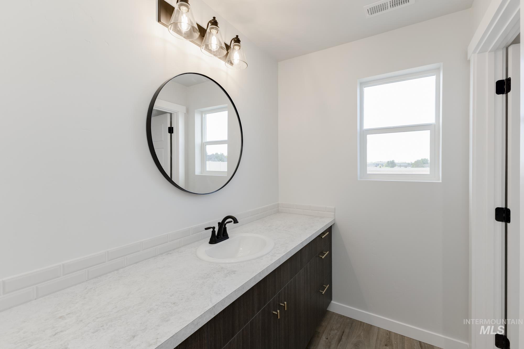 5305 S Danforth Ave Property Photo 14