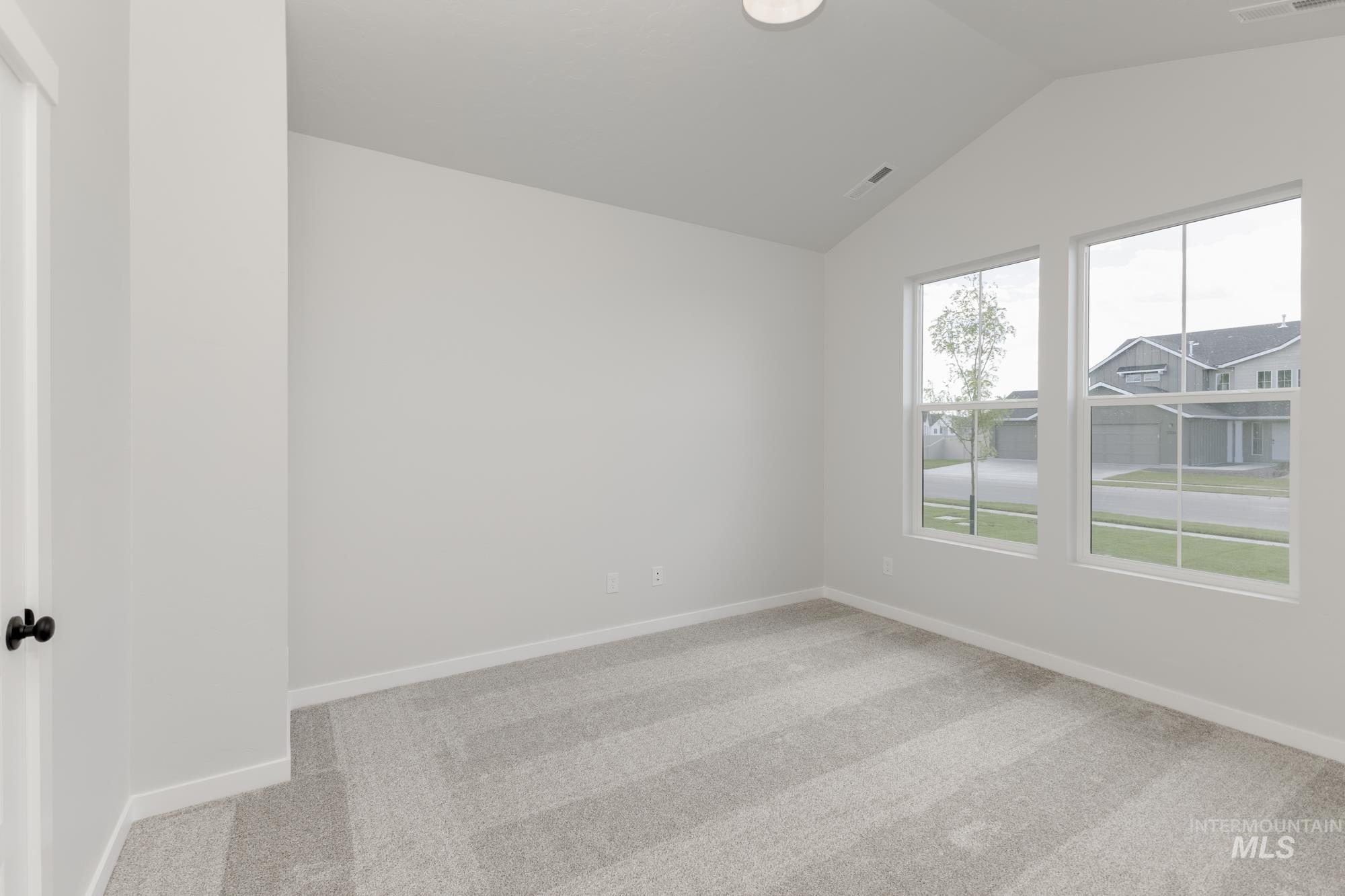 5305 S Danforth Ave Property Photo 18