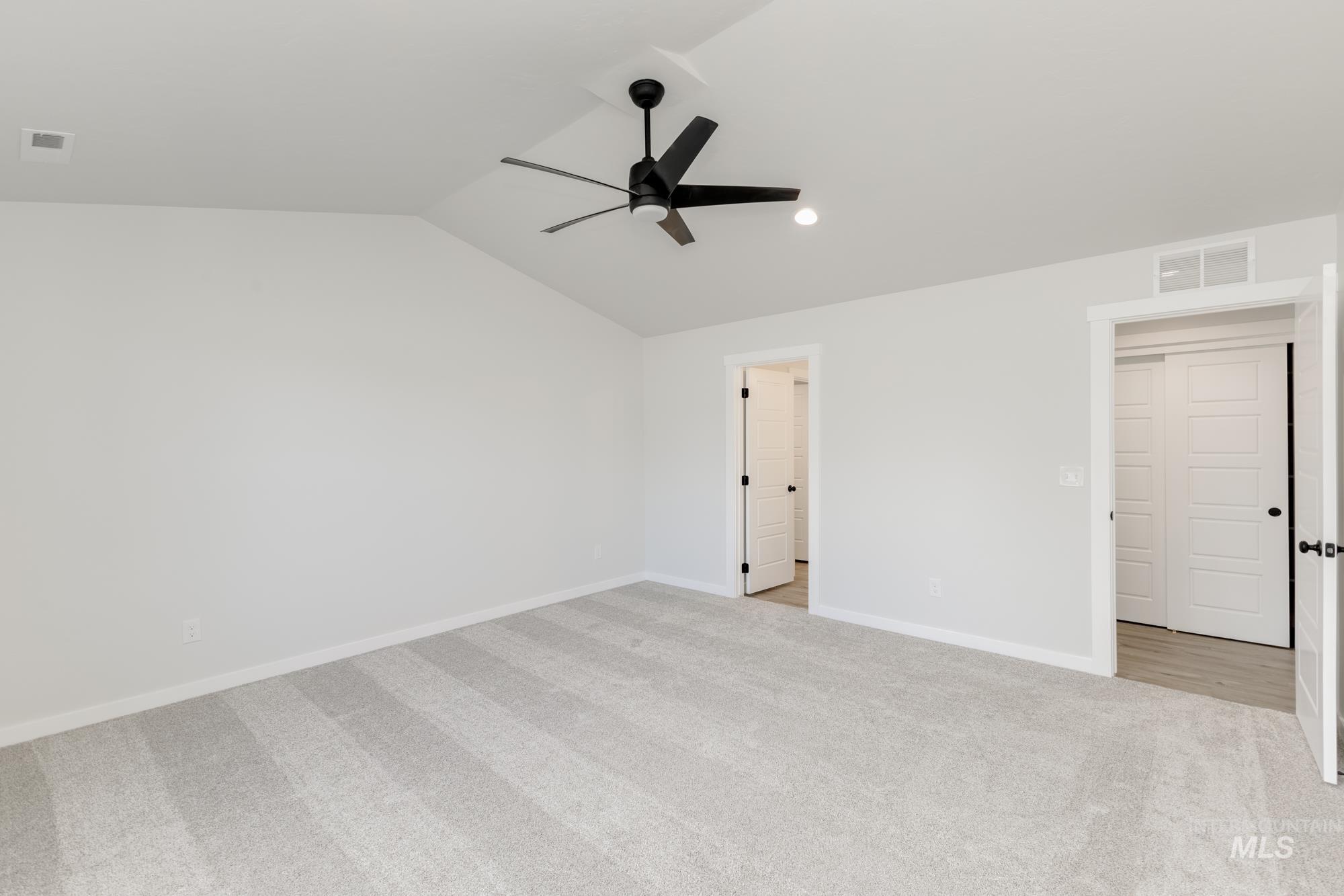 5305 S Danforth Ave Property Photo 20