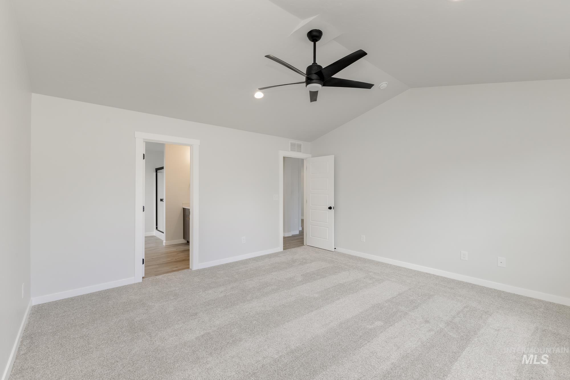 5305 S Danforth Ave Property Photo 21