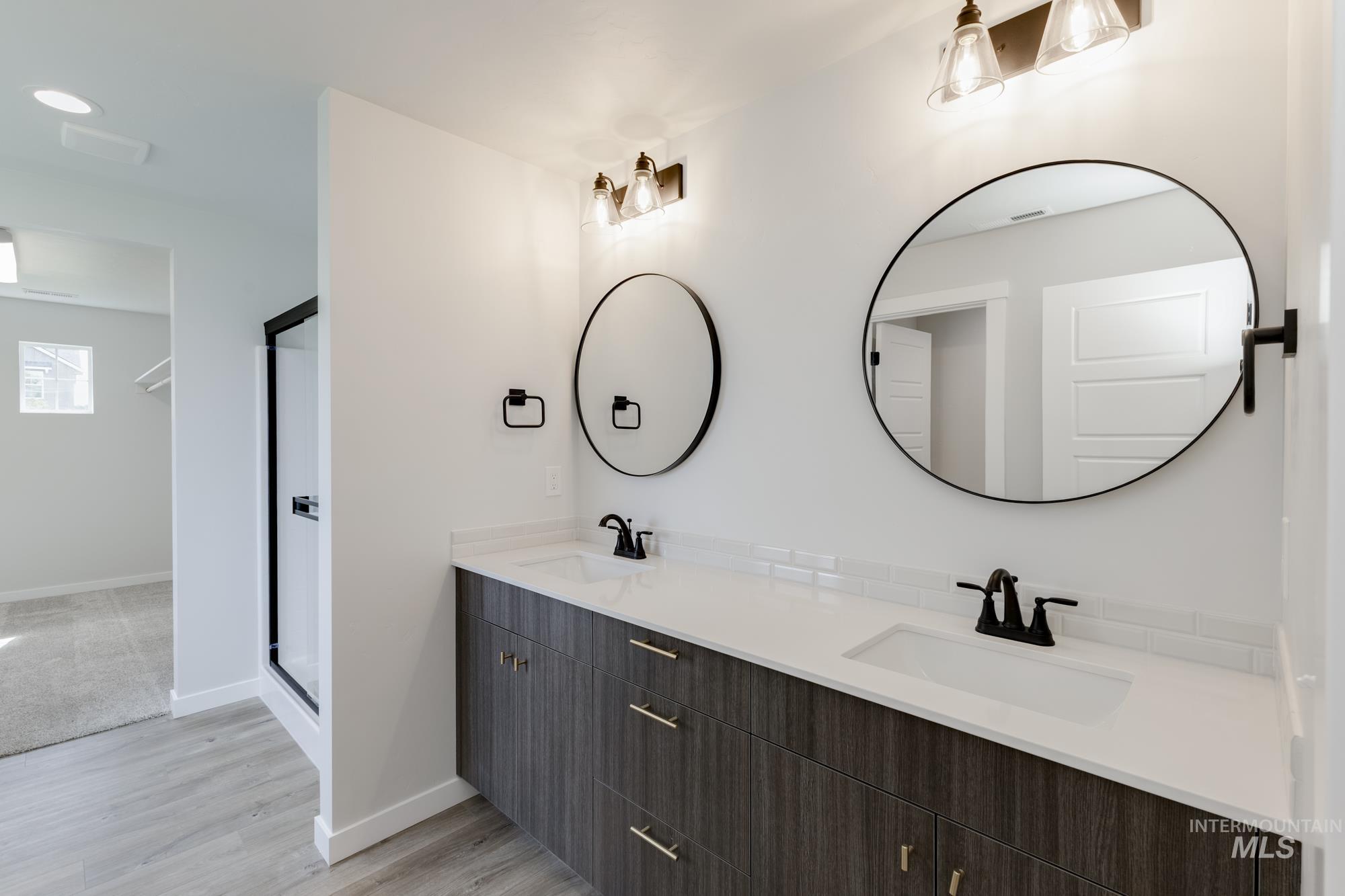 5305 S Danforth Ave Property Photo 22