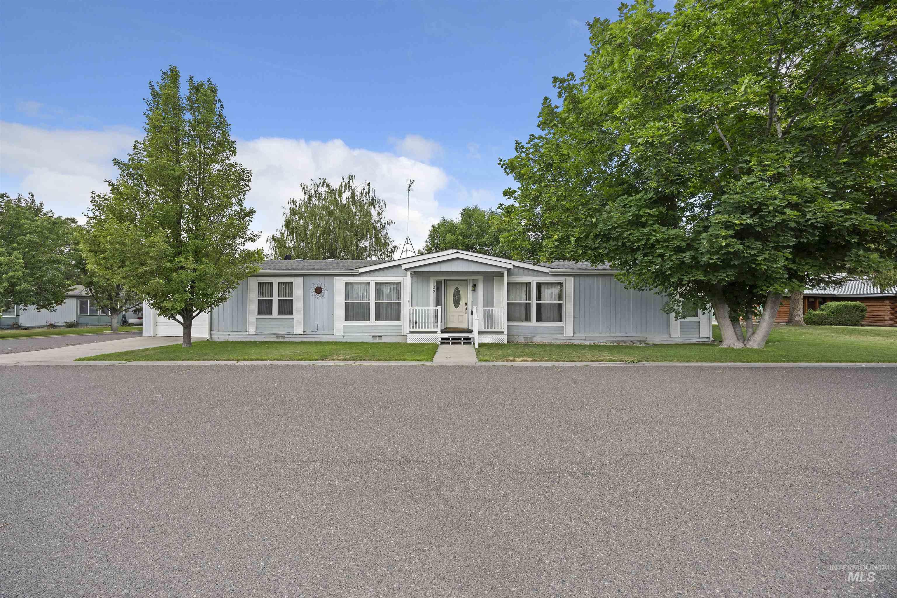 910 Moon Glo Rd Property Photo 1