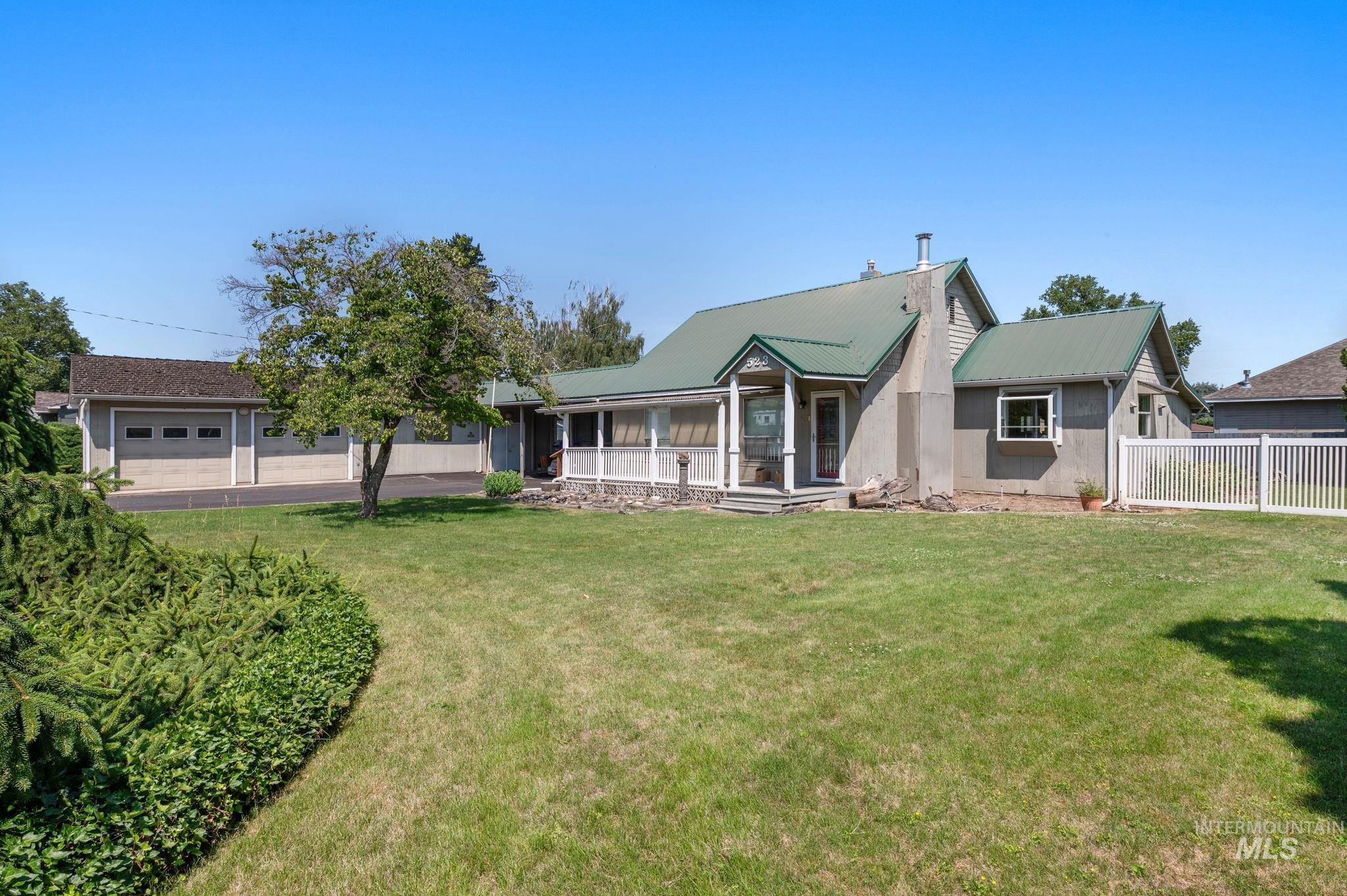 523 Burrell Avenue Property Photo 1