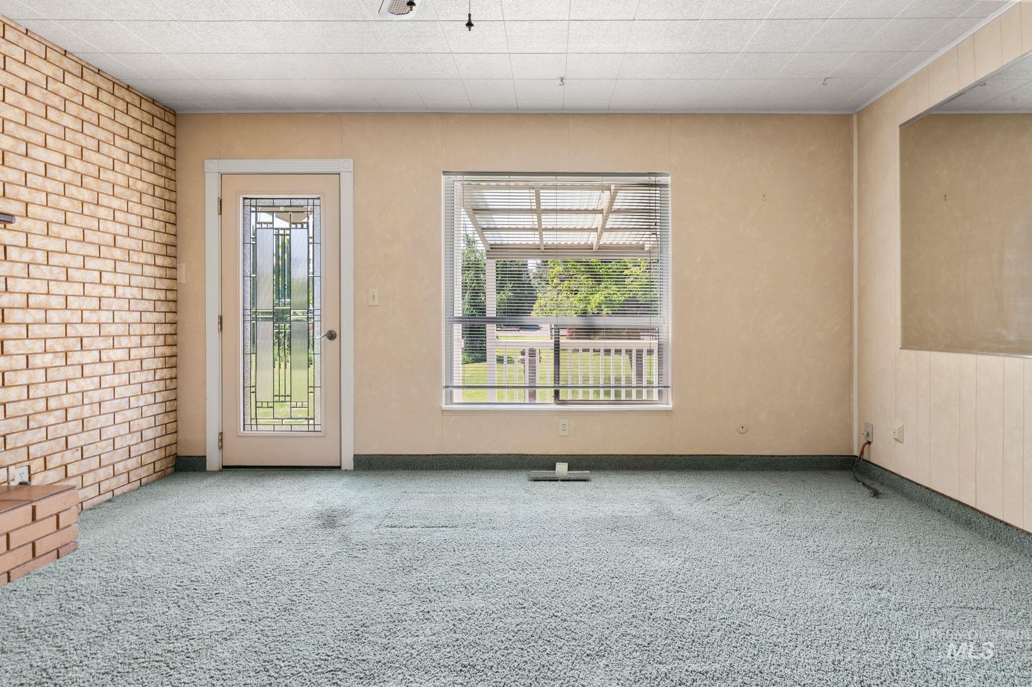 523 Burrell Avenue Property Photo 4