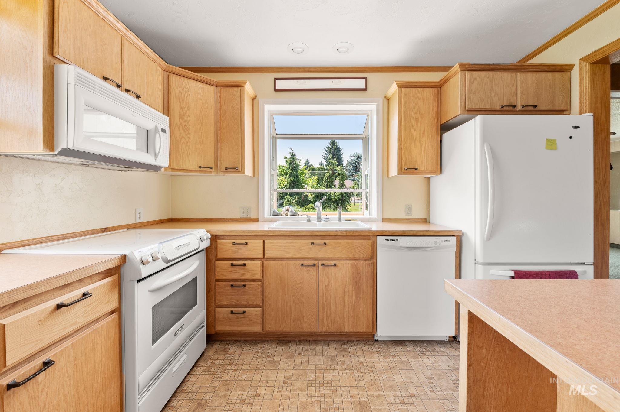 523 Burrell Avenue Property Photo 9