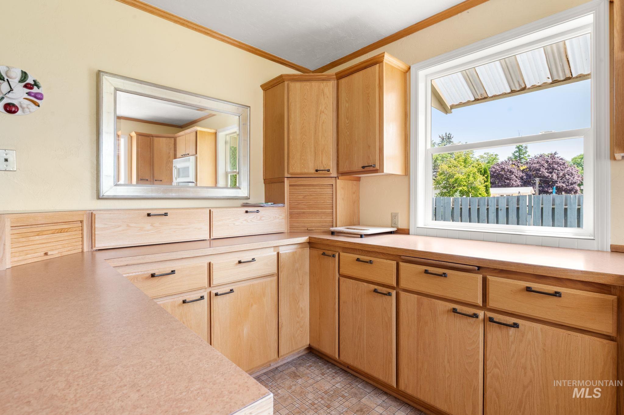 523 Burrell Avenue Property Photo 10