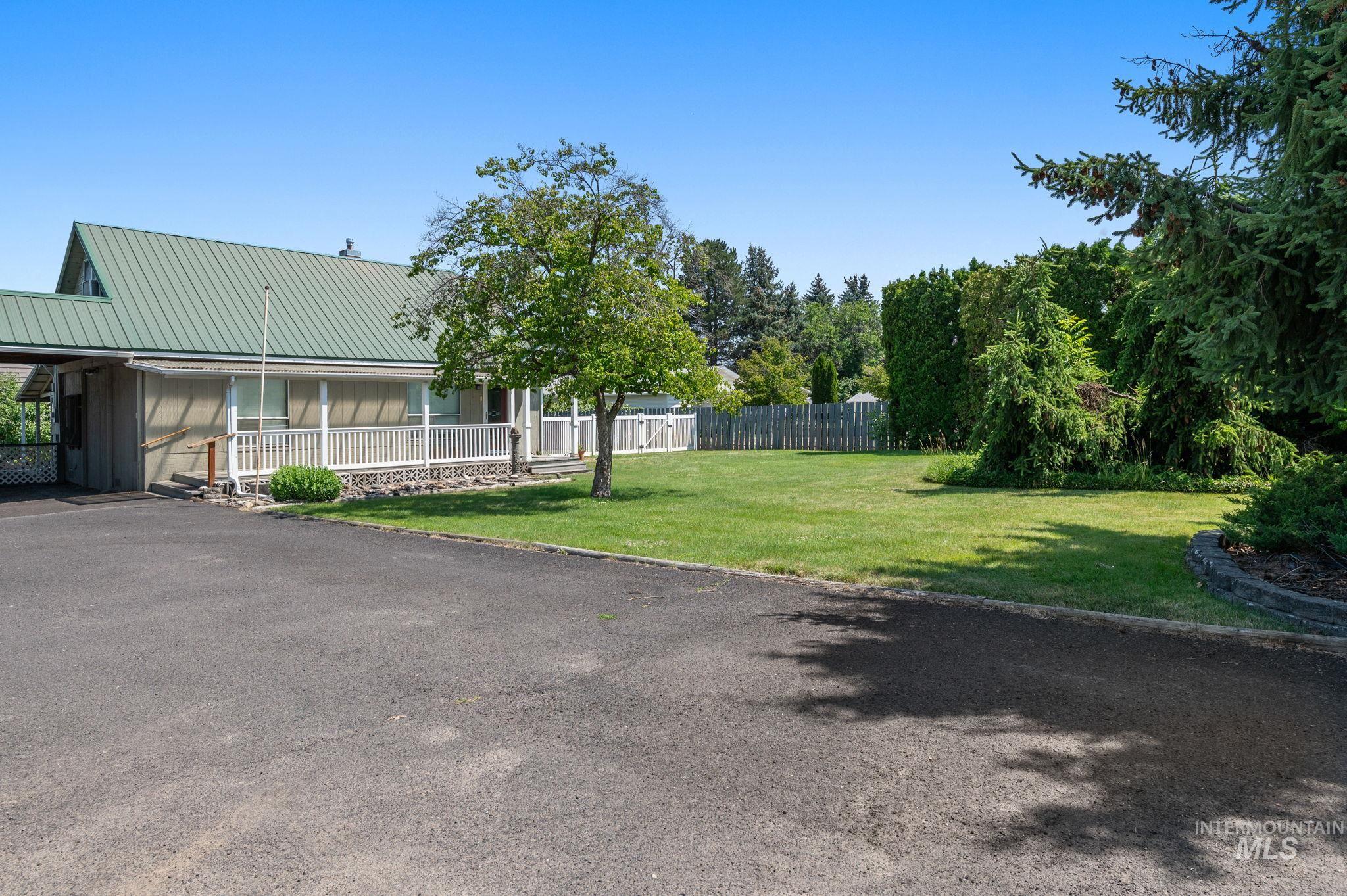 523 Burrell Avenue Property Photo 23