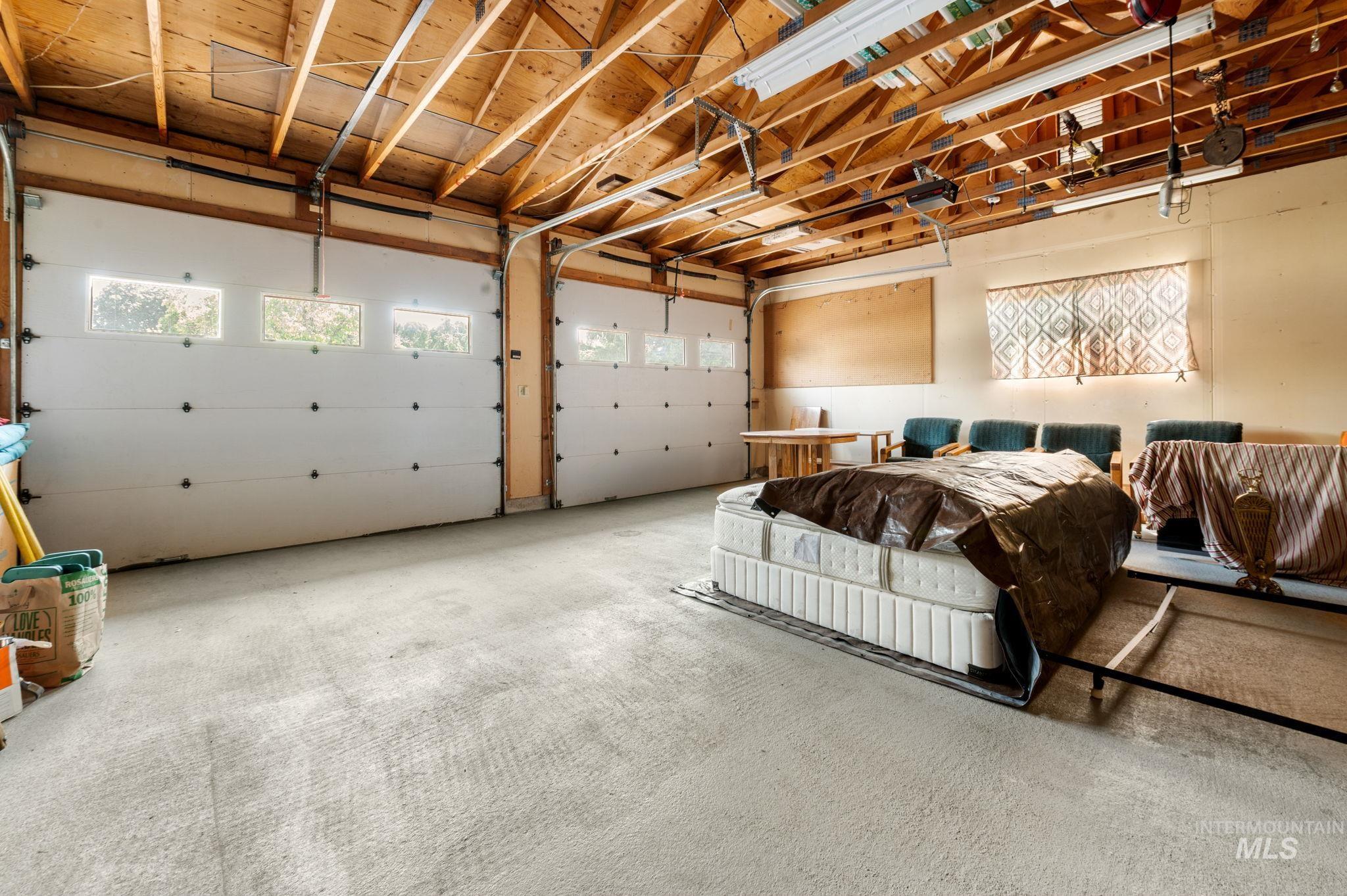 523 Burrell Avenue Property Photo 30