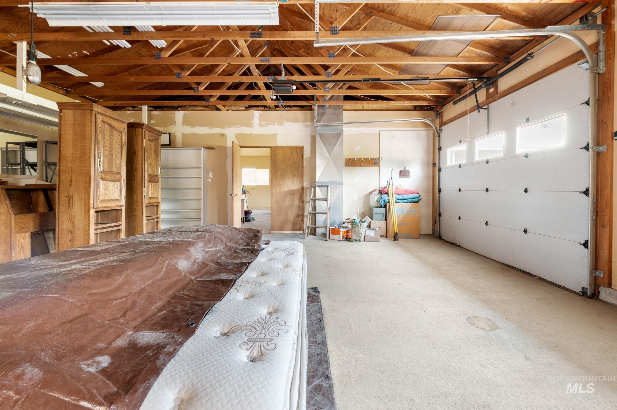 523 Burrell Avenue Property Photo 31