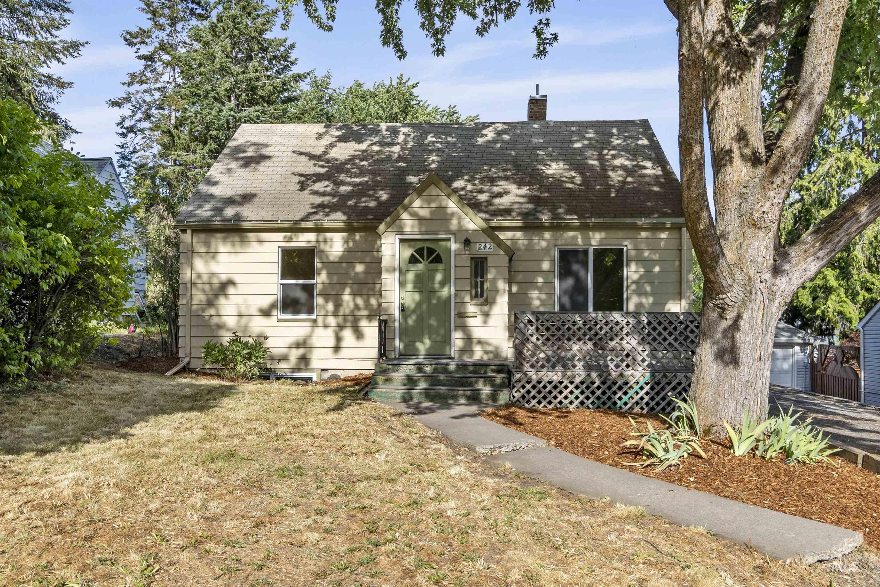 242 Cherry St Property Photo 1