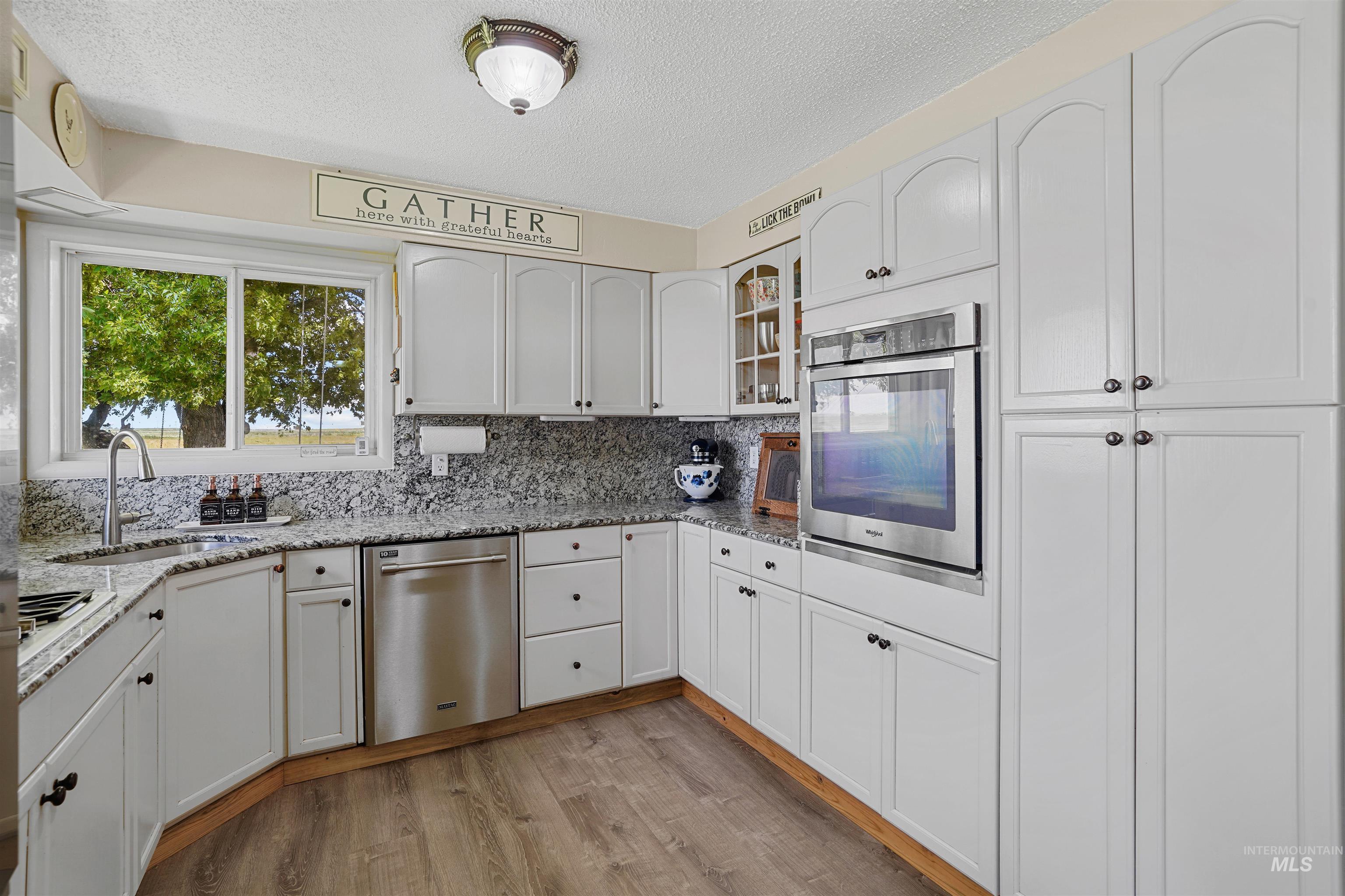 403 S Crestview Property Photo 4