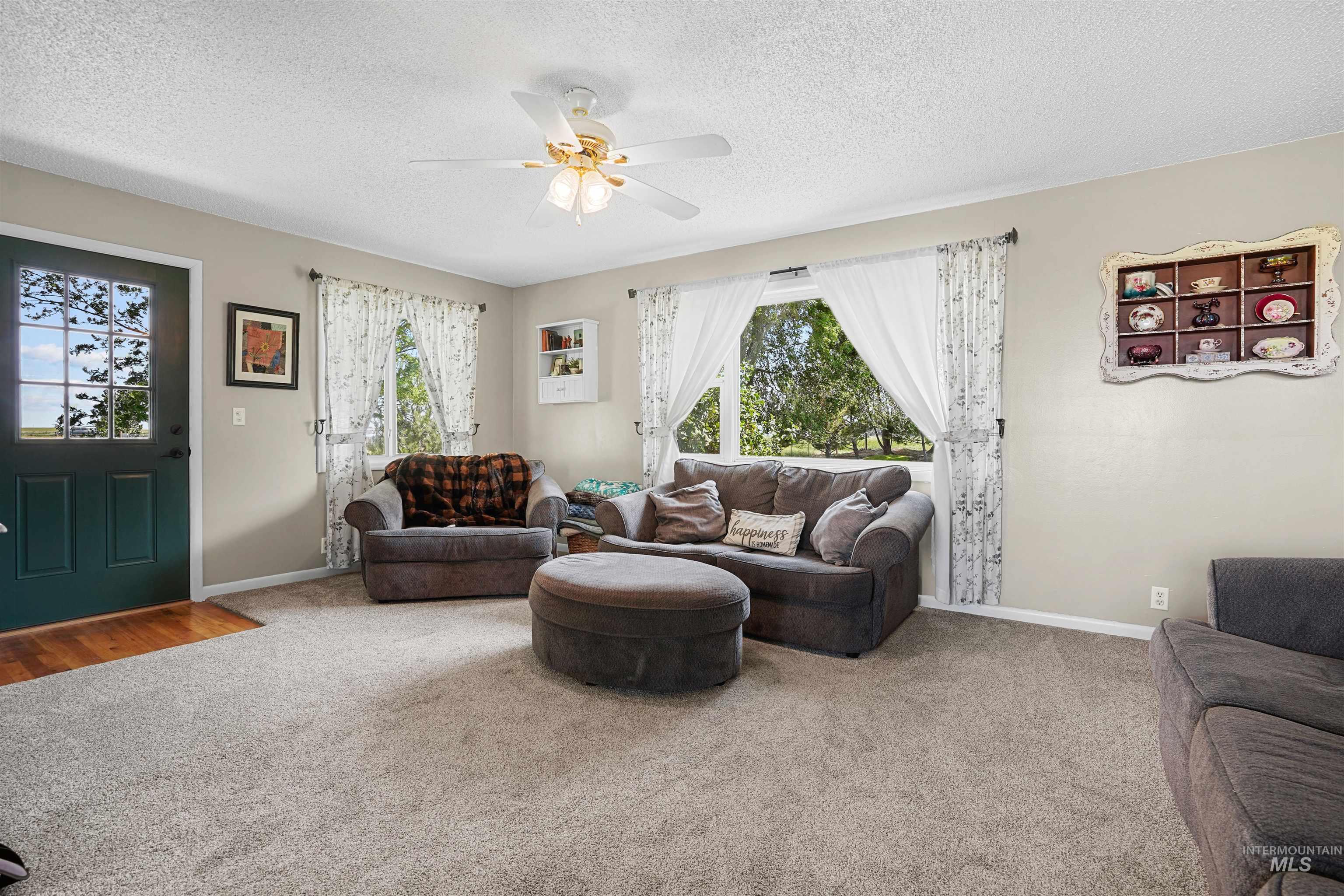 403 S Crestview Property Photo 7